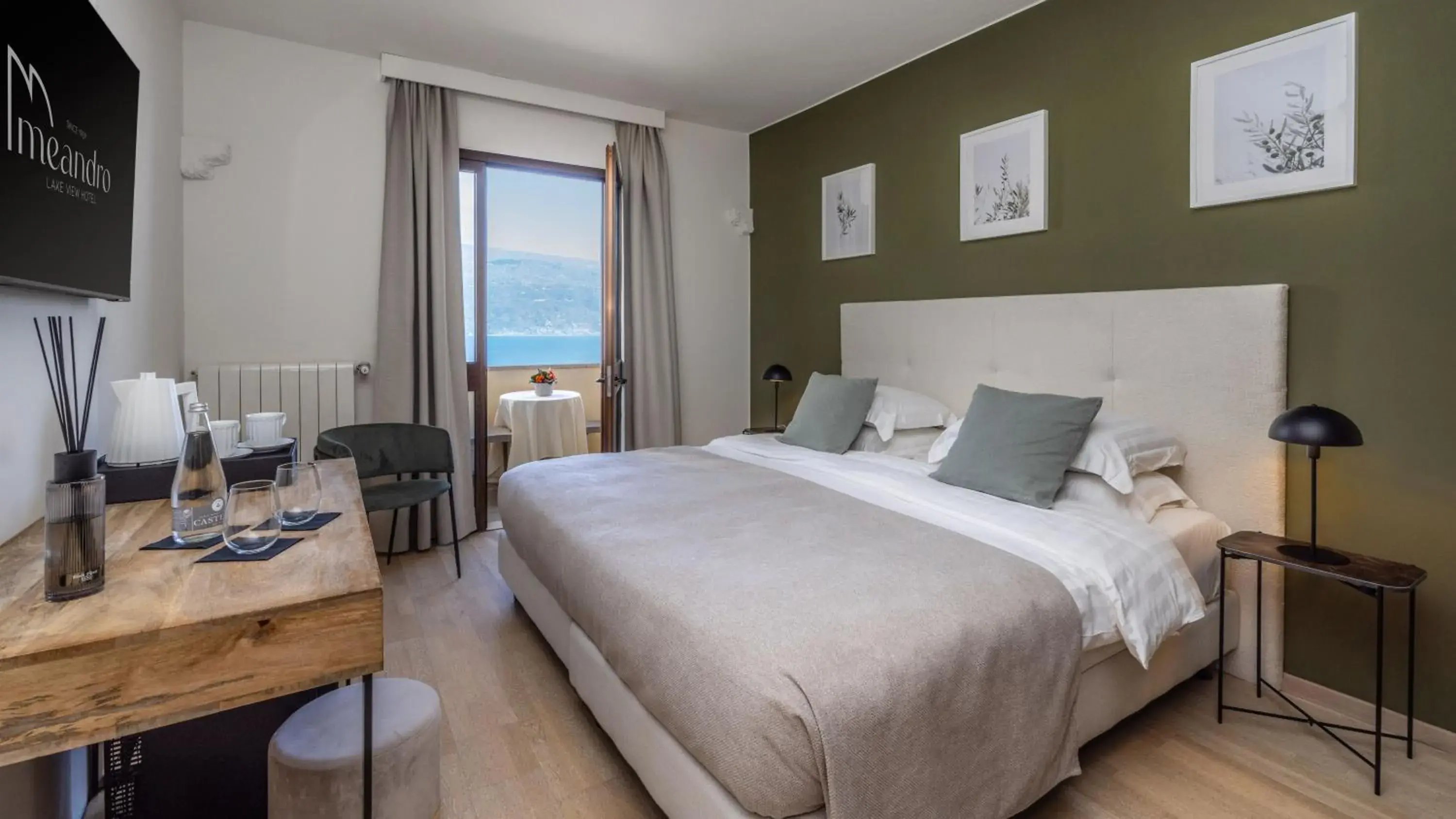 Bedroom, Bed in Hotel Meandro - Lake View Bedroom, Bed in Hotel Meandro - Lake View