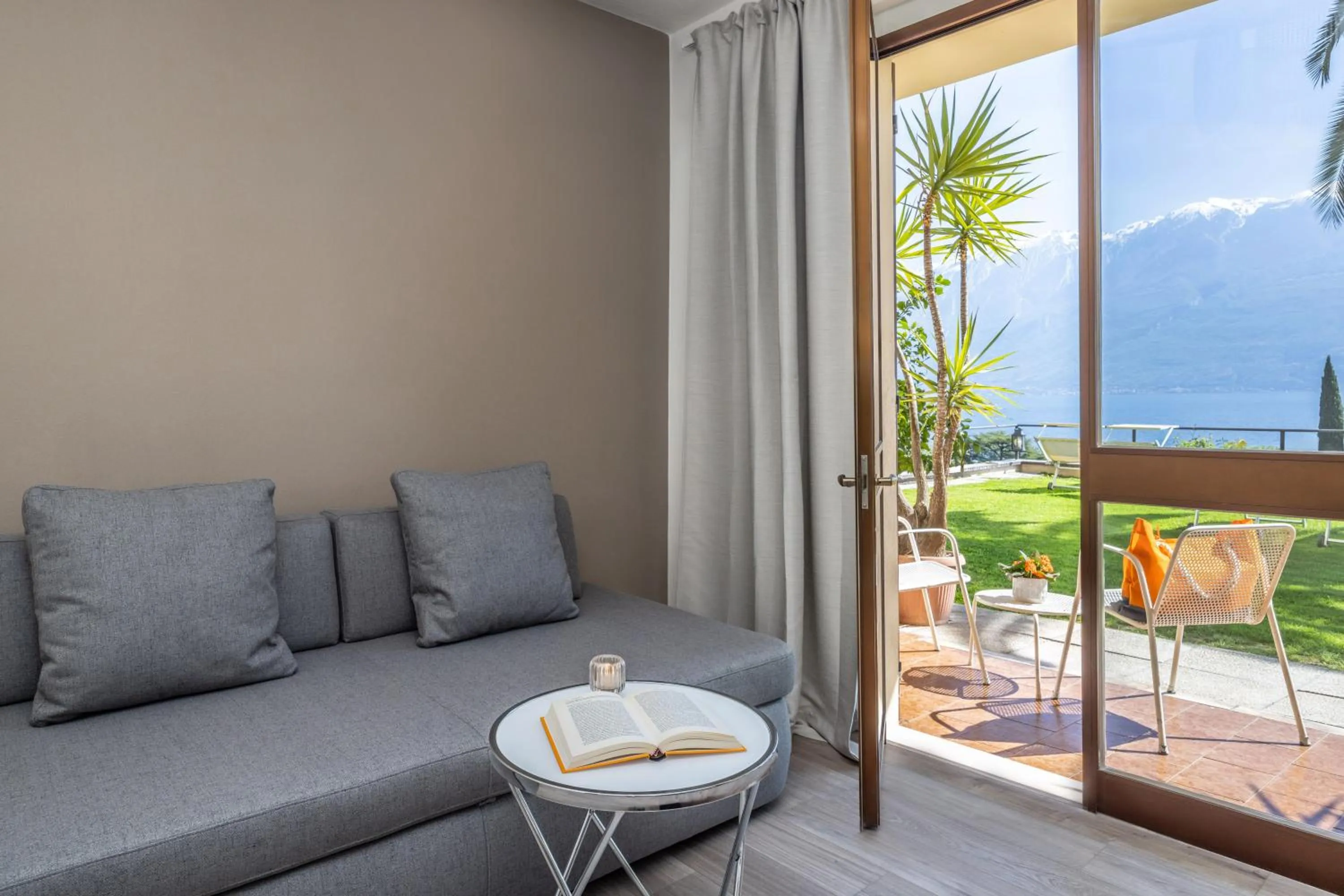 Bedroom in Hotel Meandro - Lake View