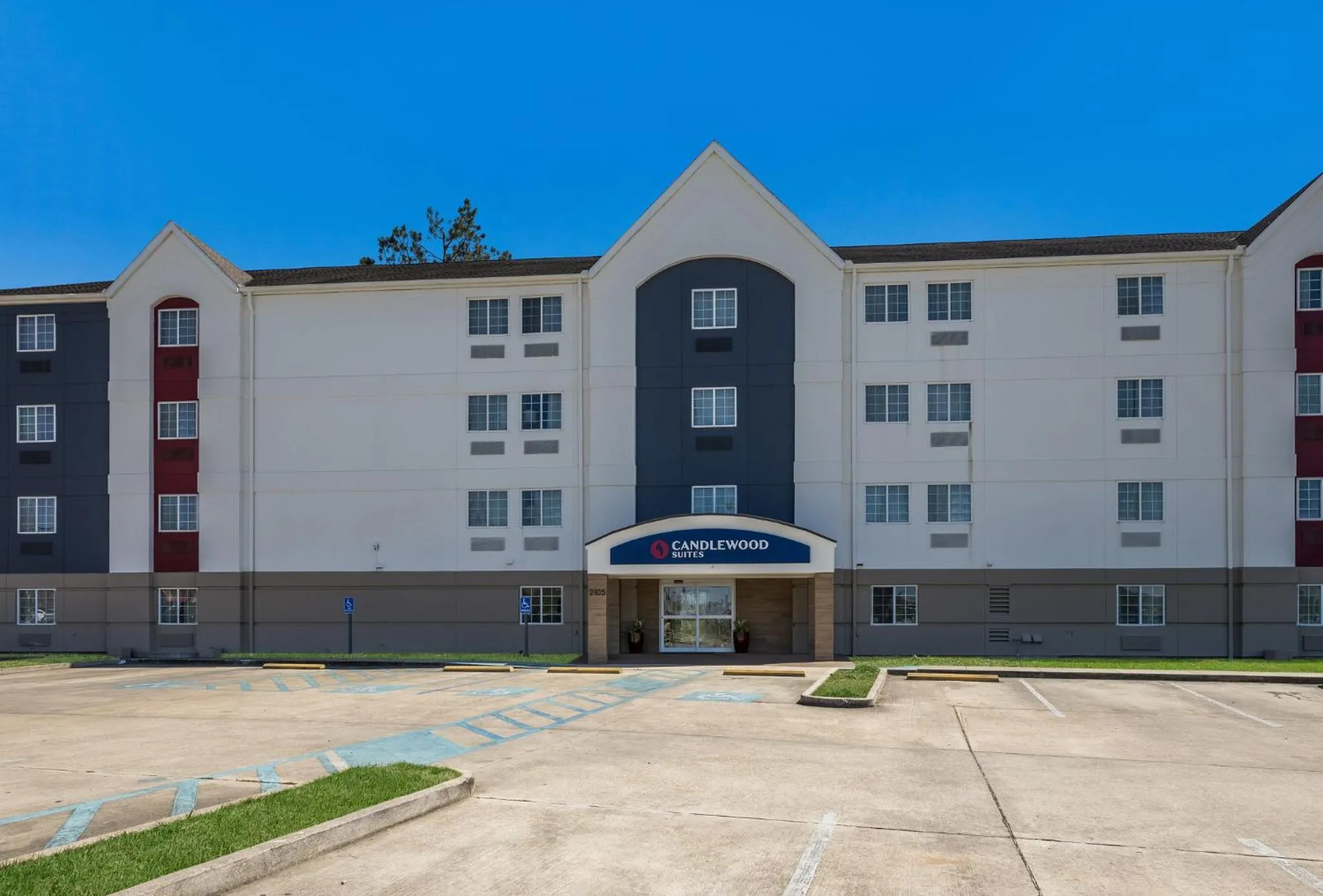 Property building in Candlewood Suites Lafayette - River Ranch by IHG