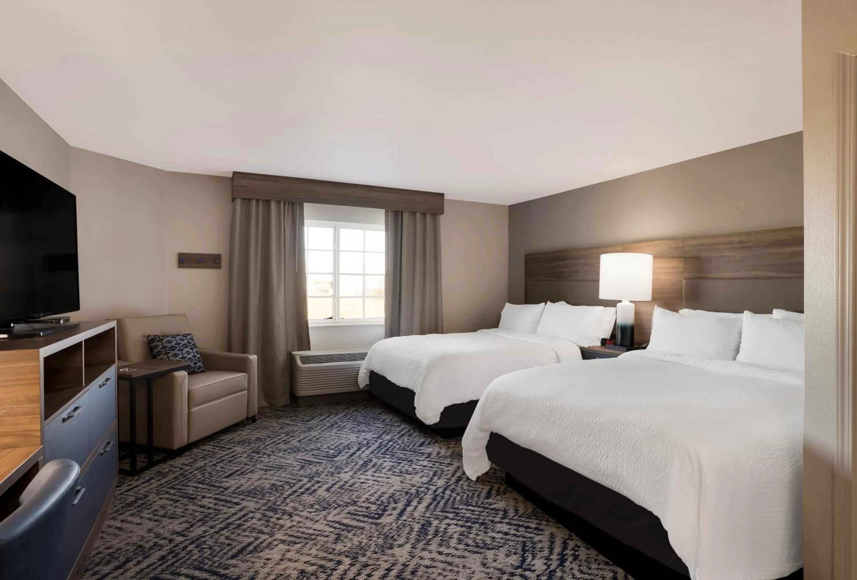 Bed in Candlewood Suites Lafayette - River Ranch by IHG