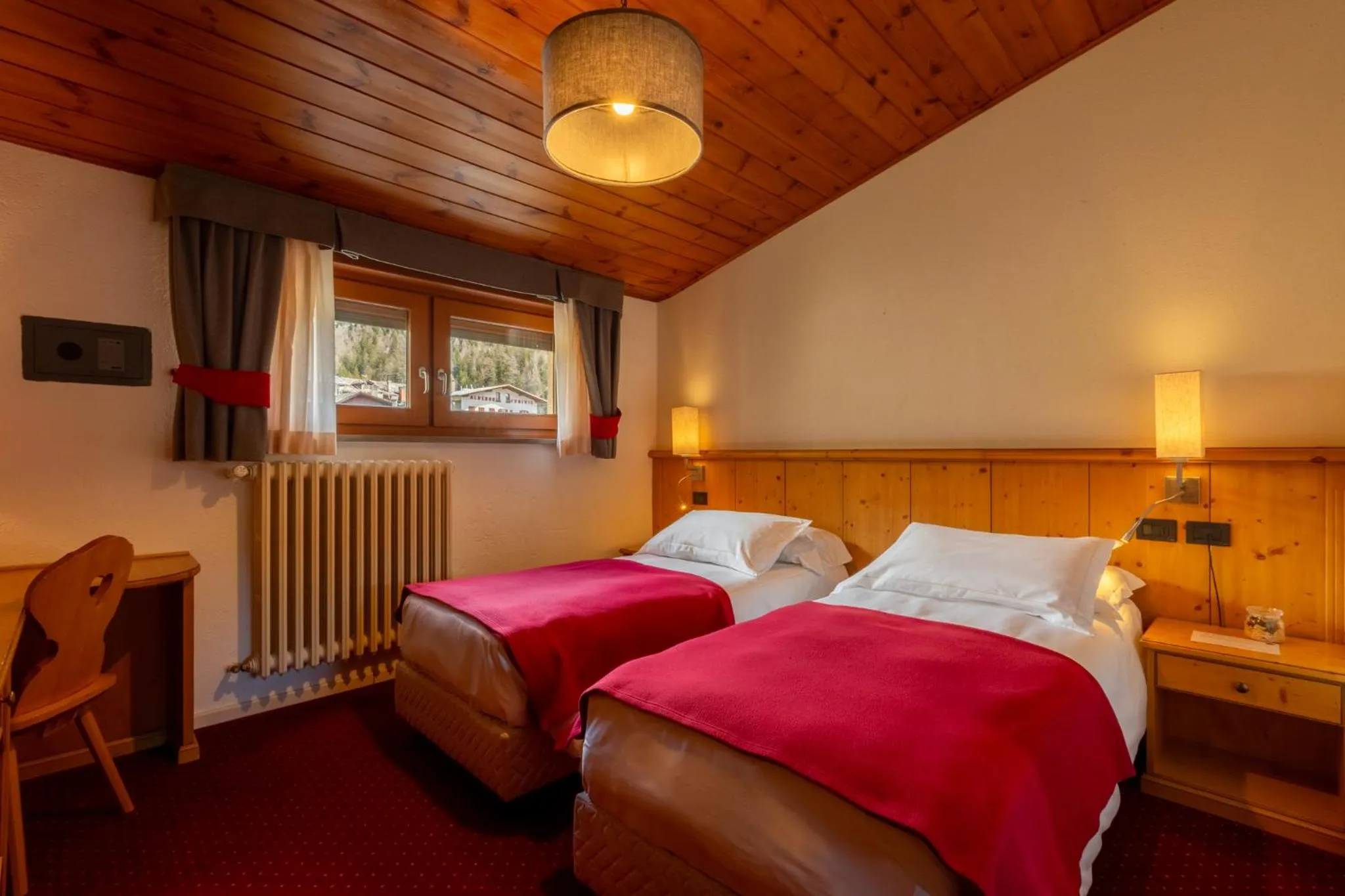 Bed in Hotel Vallée Blanche Courmayeur