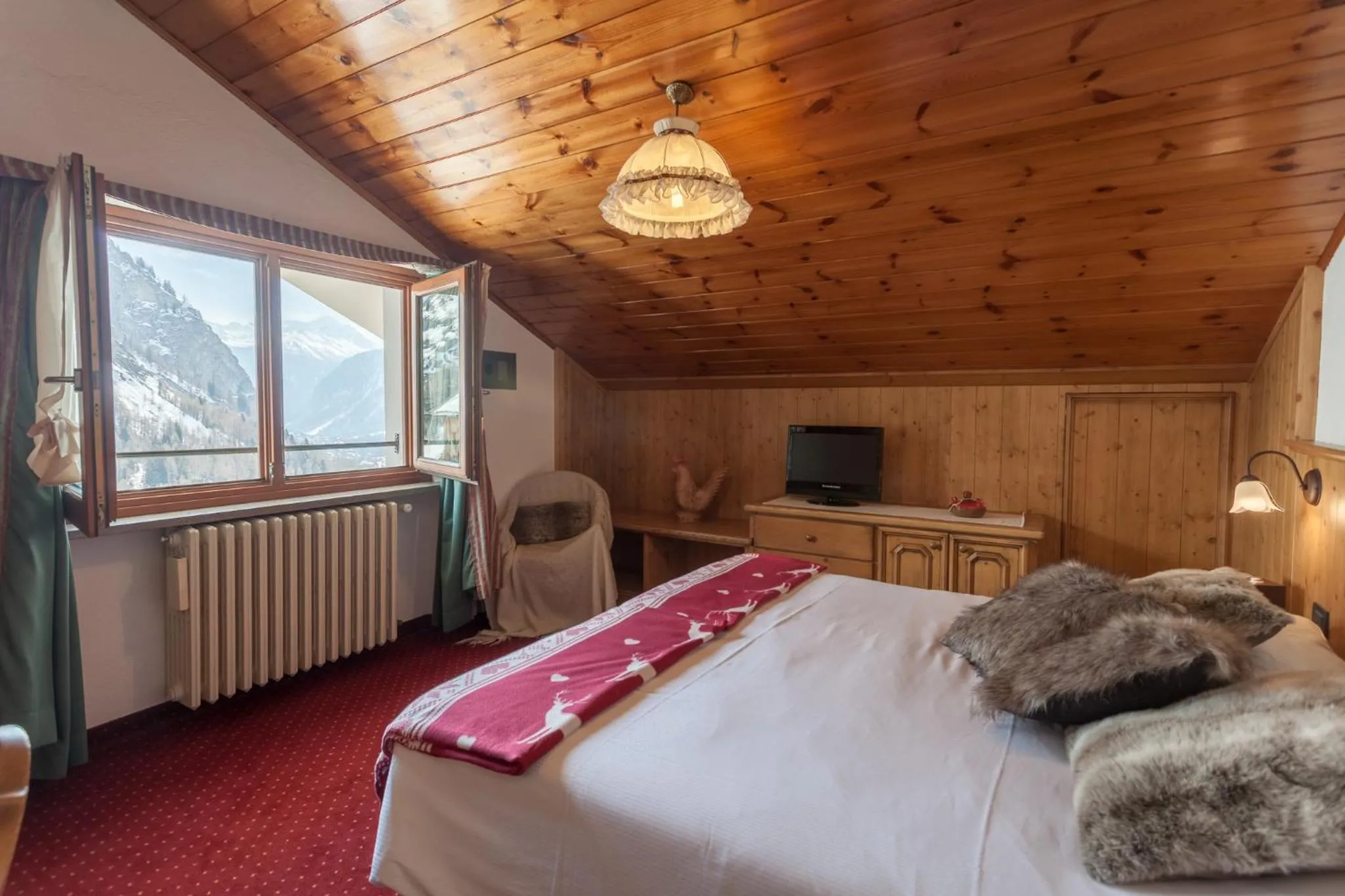 Bedroom, Bed in Hotel Vallée Blanche Courmayeur