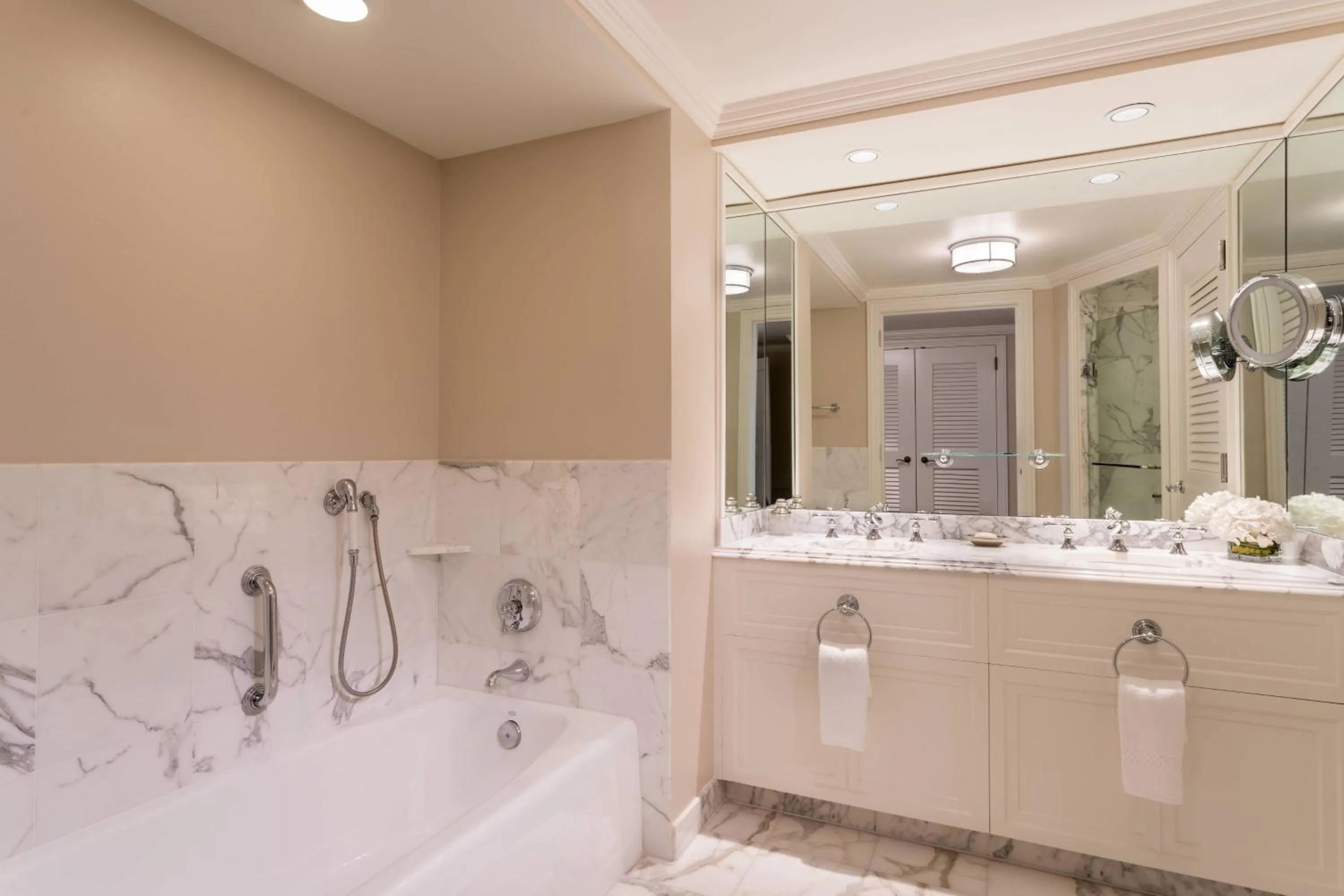 Bathroom in The Ritz-Carlton Naples, Tiburon