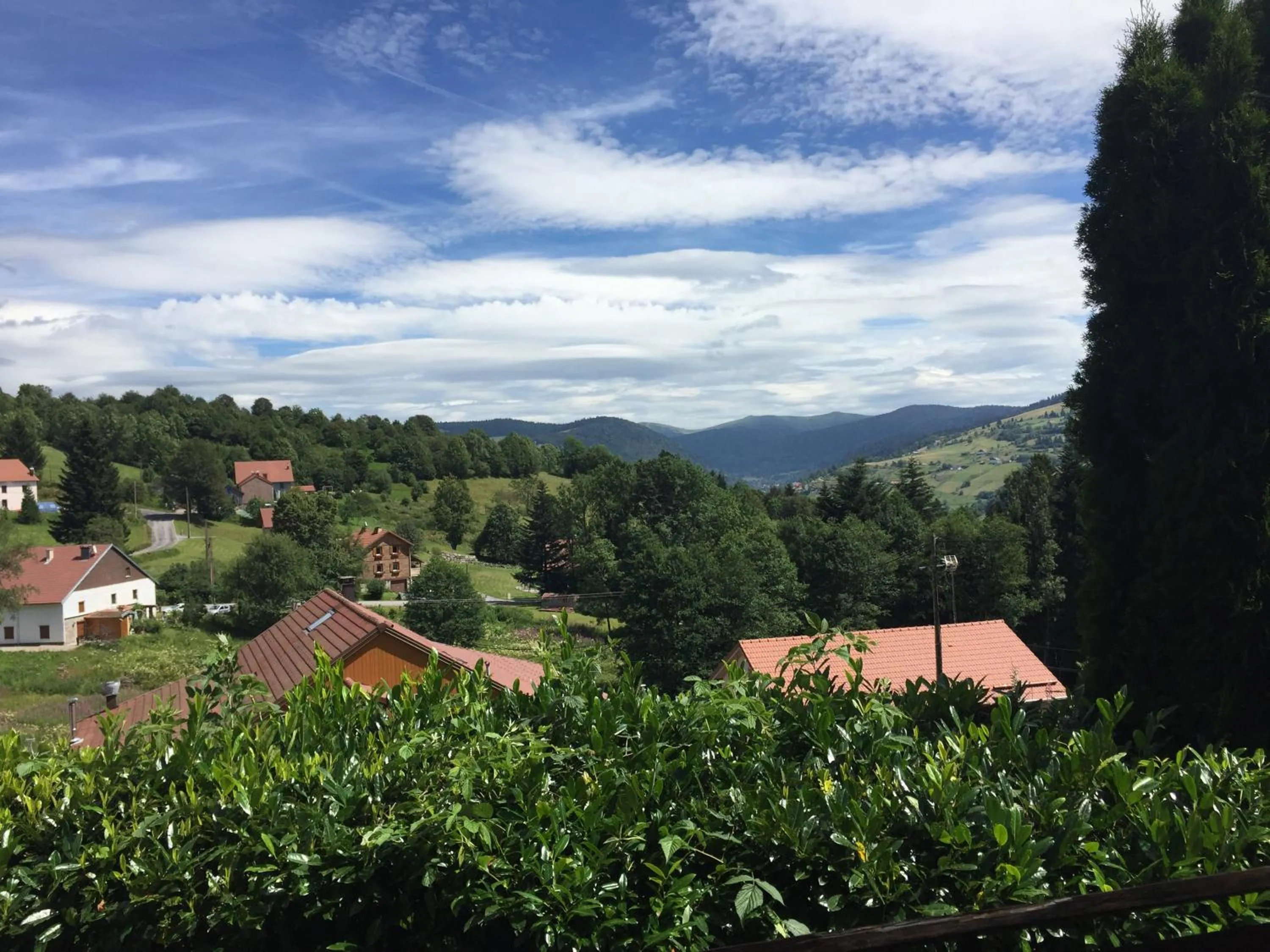 Summer in Les Bruyeres wi fi