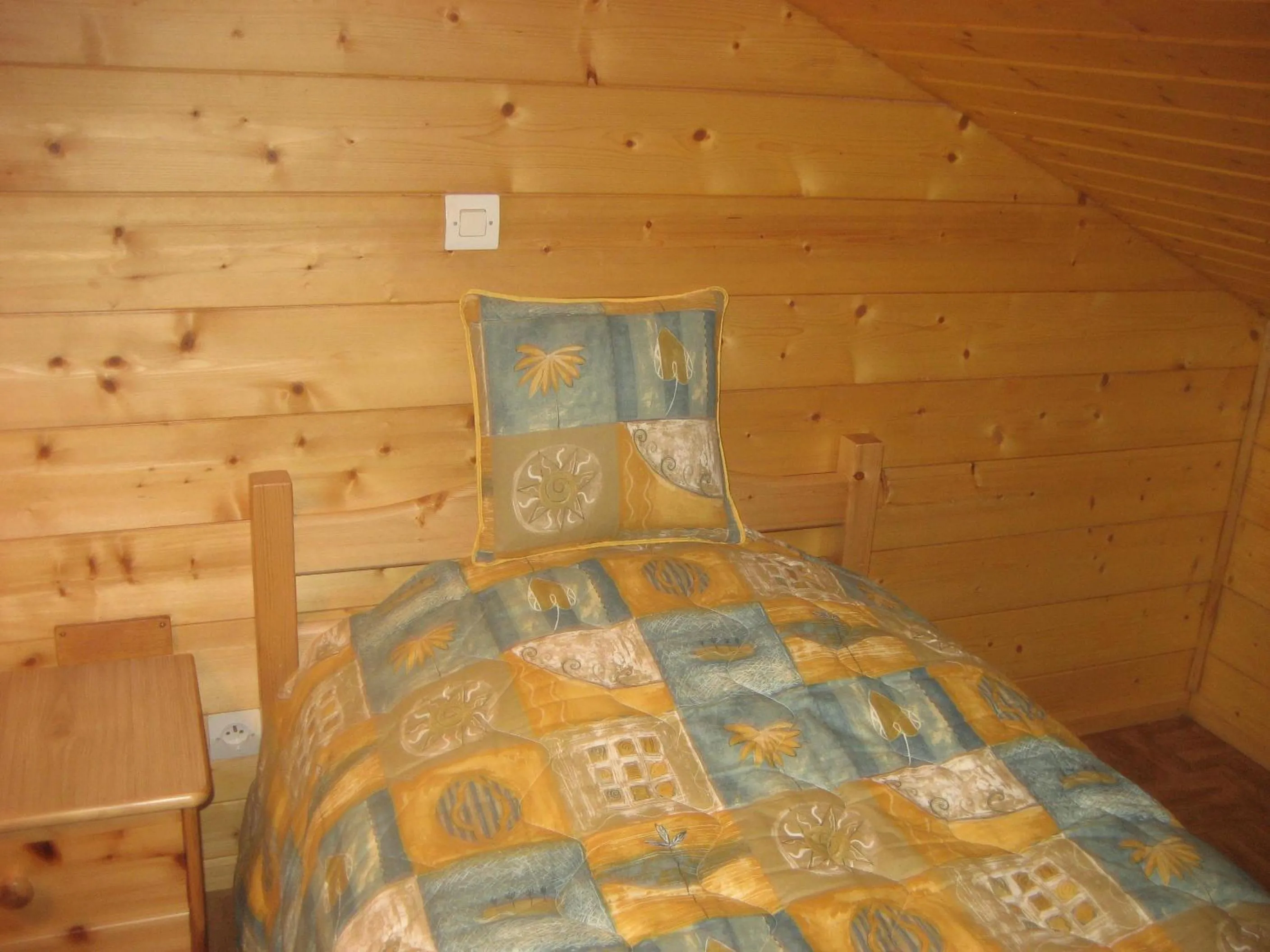 Bed in Les Bruyeres wi fi