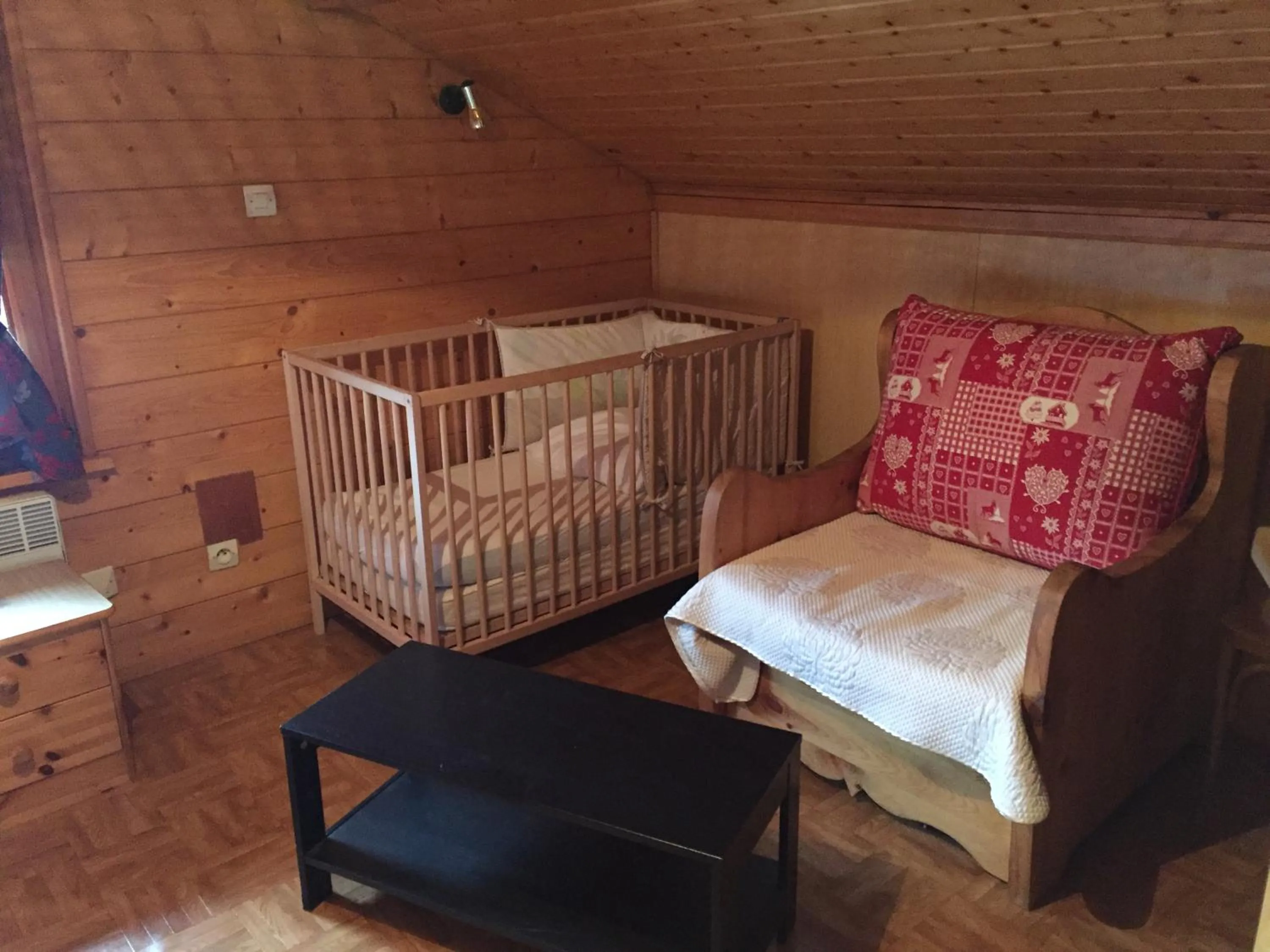Bed in Les Bruyeres wi fi
