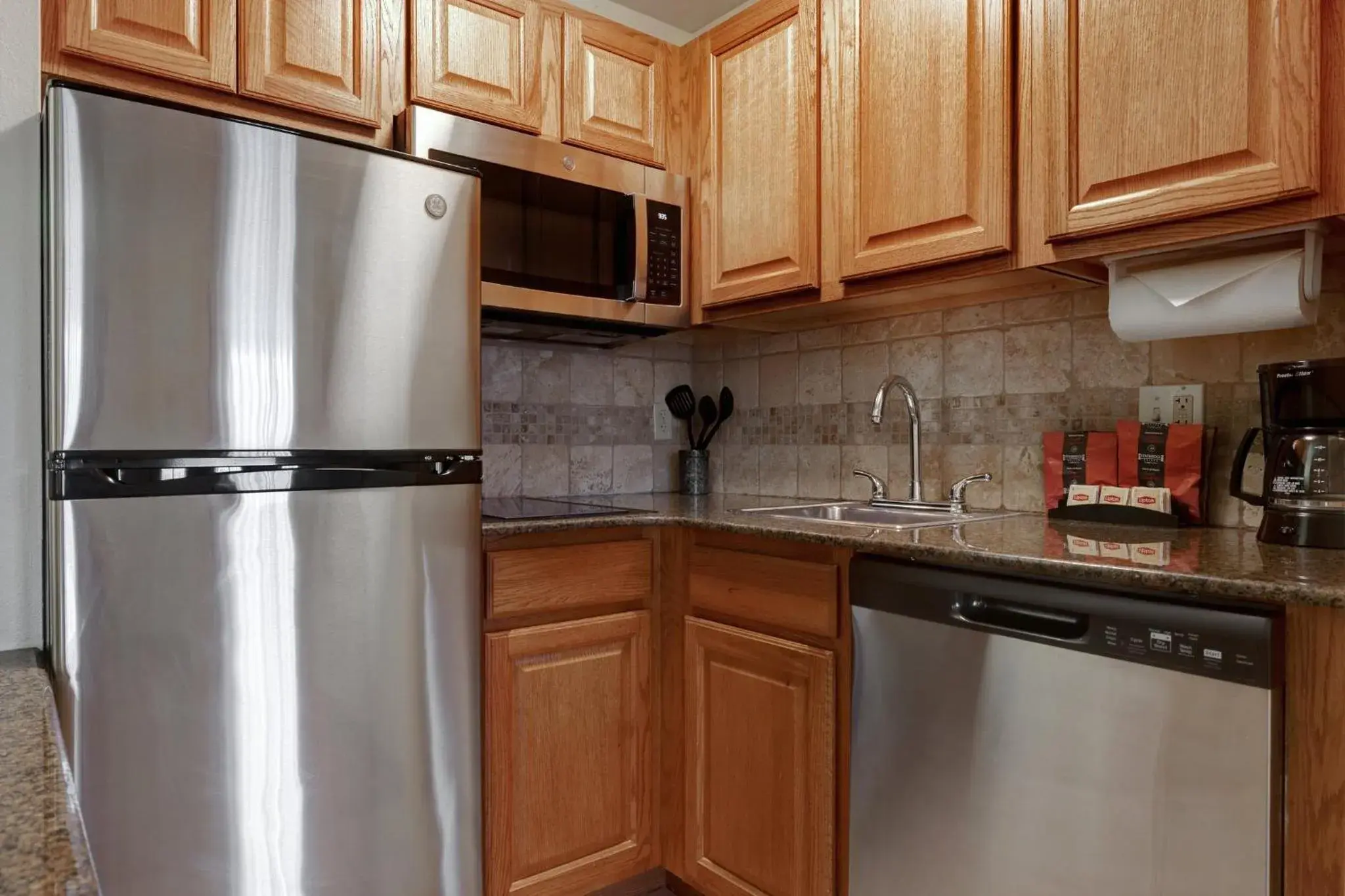 One-Bedroom Queen Suite with Two Queen Beds in Staybridge Suites Tallahassee I-10 East by IHG One-Bedroom Queen Suite with Two Queen Beds in Staybridge Suites Tallahassee I-10 East by IHG