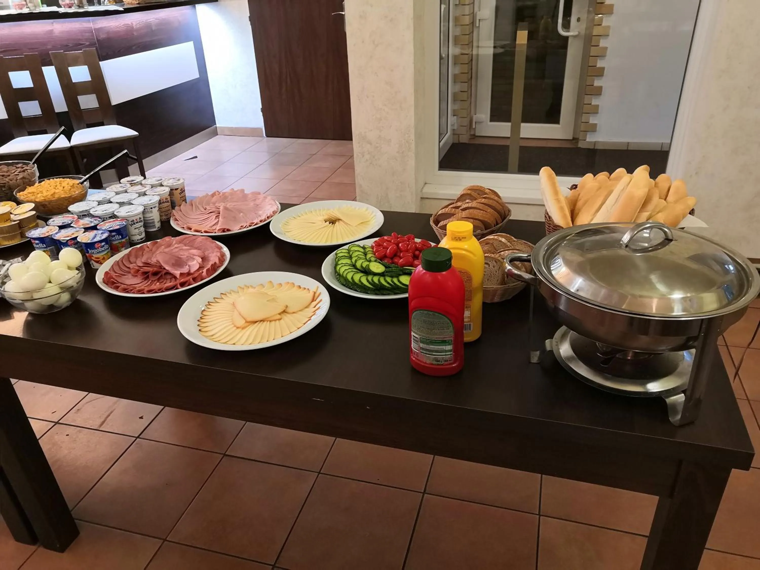 Buffet breakfast in Hotel Zannam