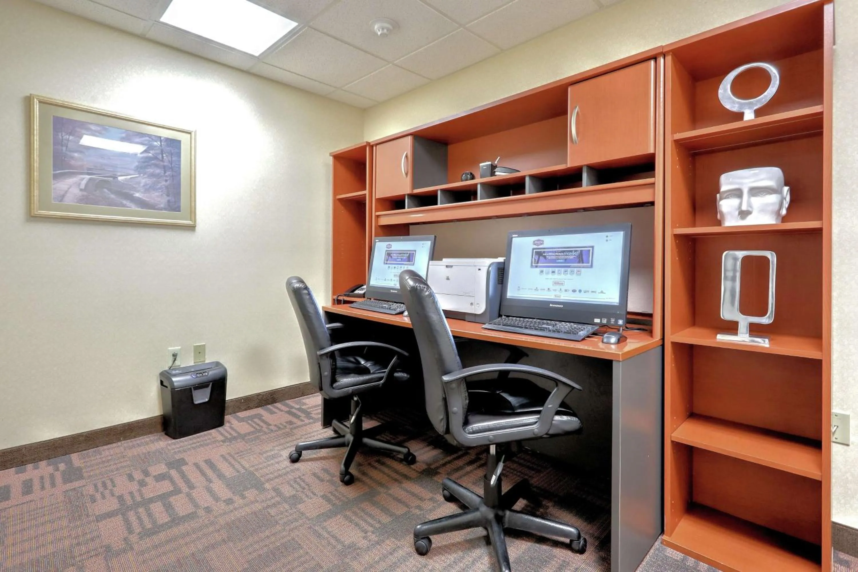 Business facilities in Hampton Inn Batavia