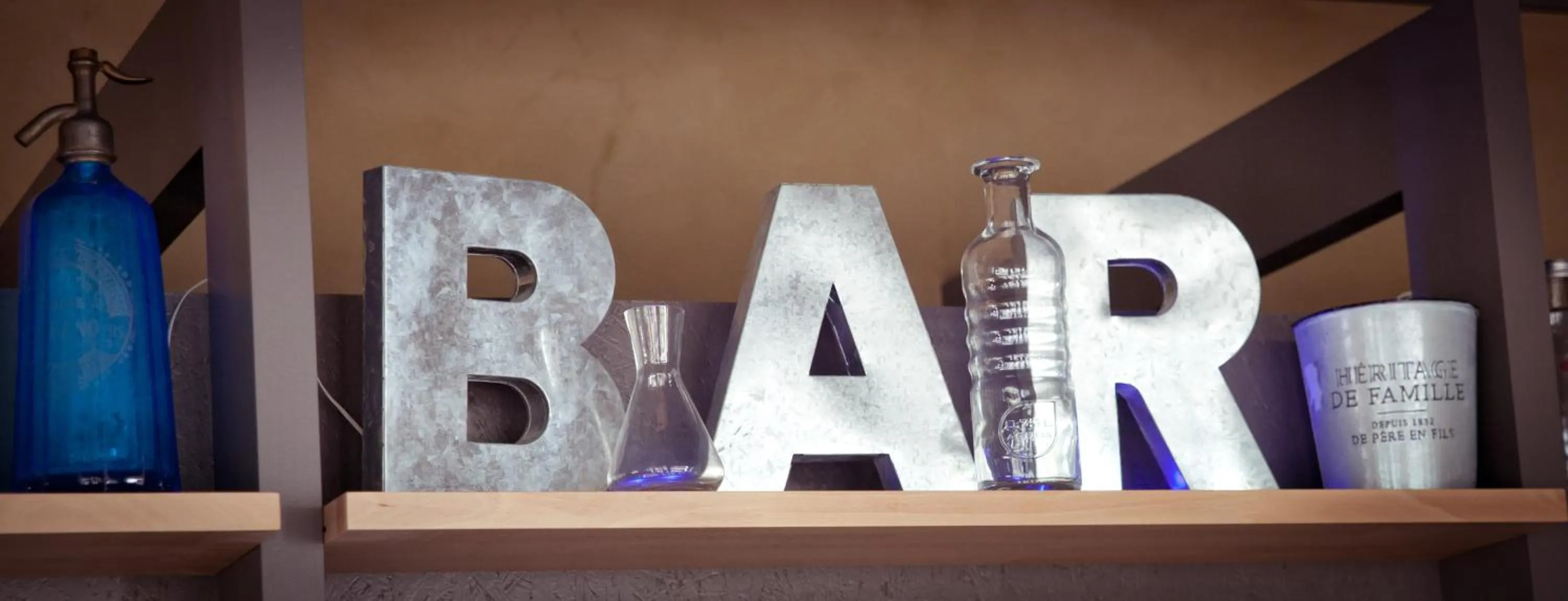 Decorative detail in Hôtel Restaurant Logis Coté Lac