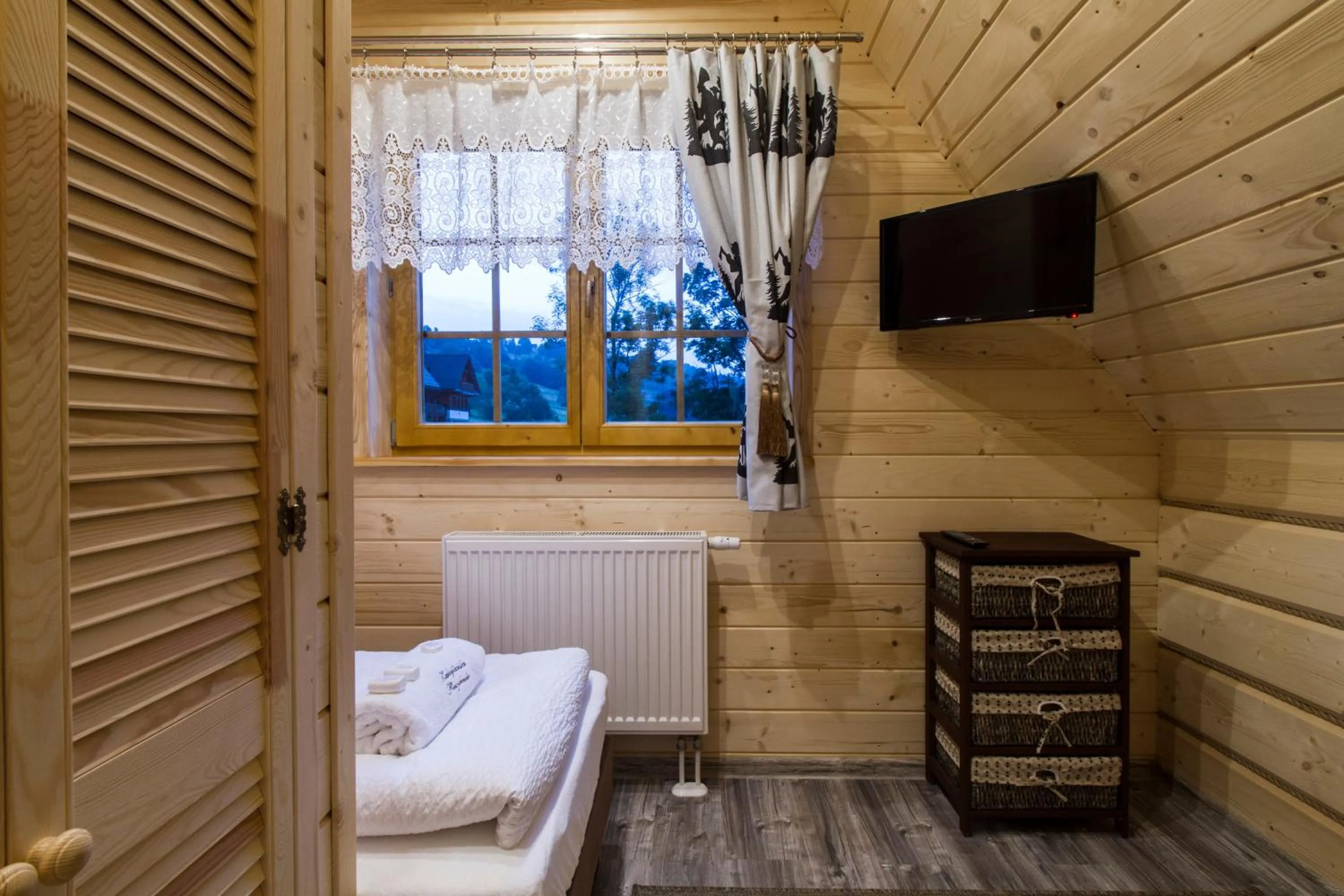 Photo of the whole room, Bed in Domek z Widokiem Harenda View Cottage with a view Harenda View-Zakopane