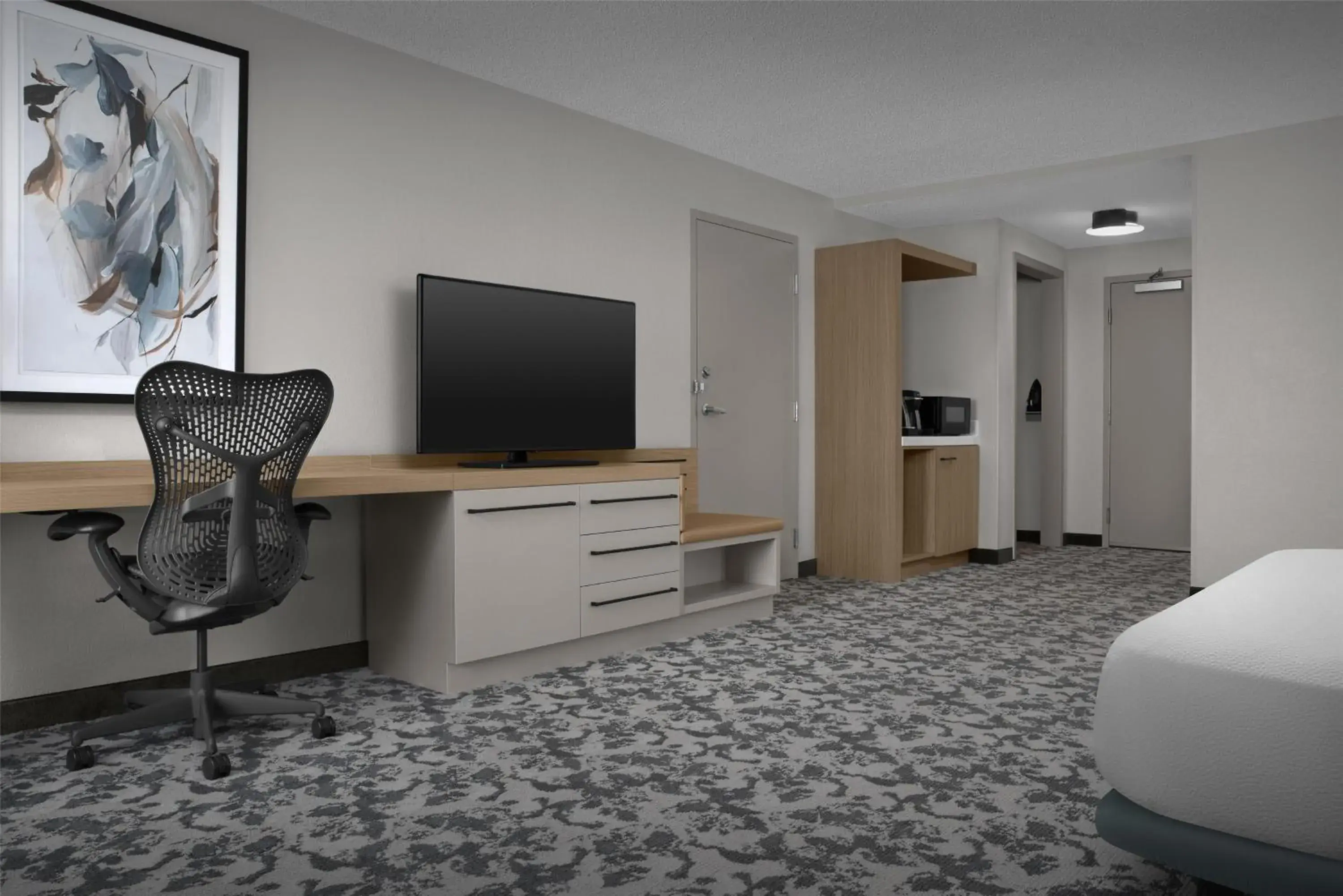 King Room with Accessible Tub - Mobility Access in Hilton Garden Inn Auburn/Opelika King Room with Accessible Tub - Mobility Access in Hilton Garden Inn Auburn/Opelika