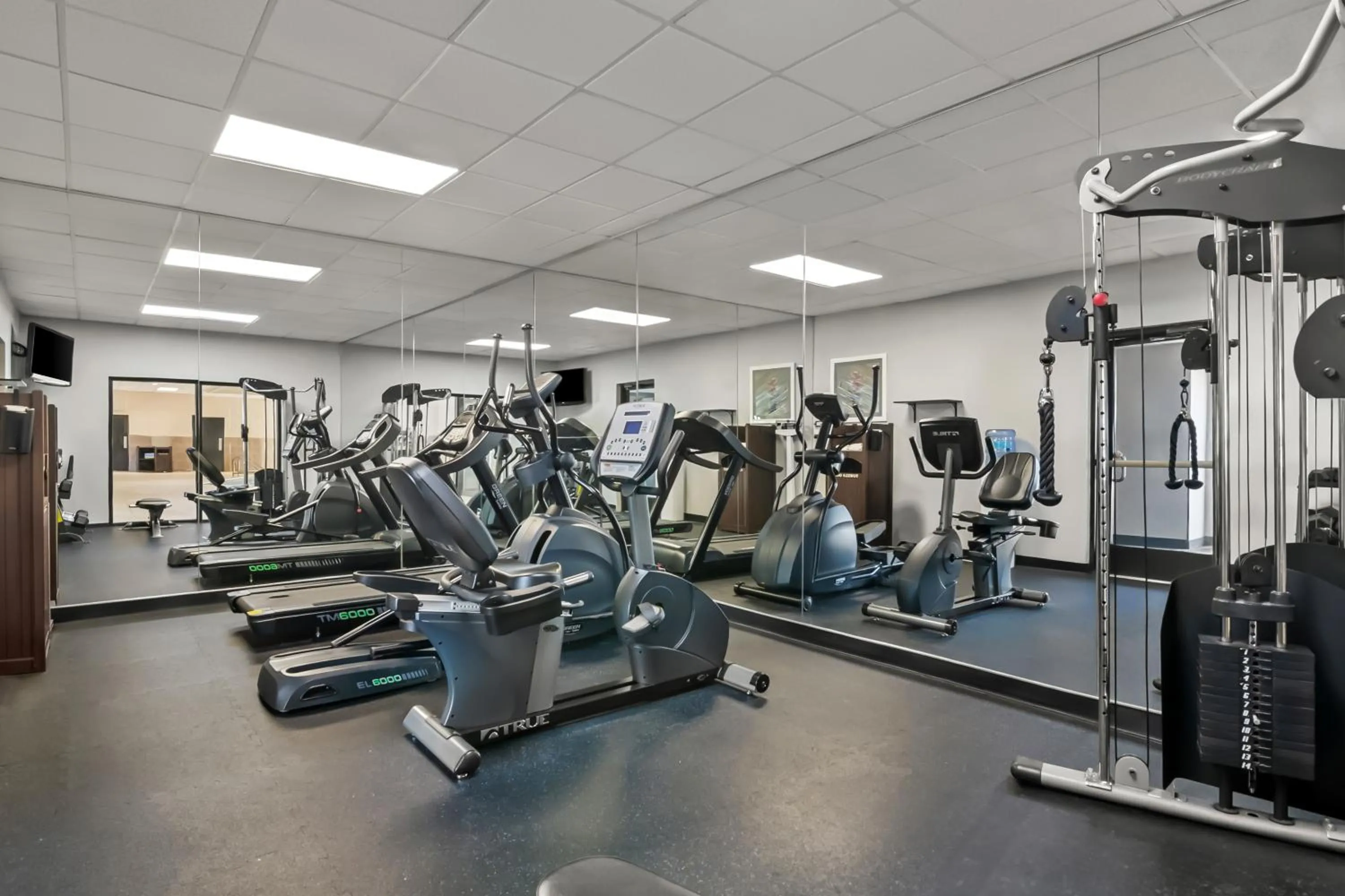 Fitness centre/facilities in Clarion Inn North Haven - New Haven North