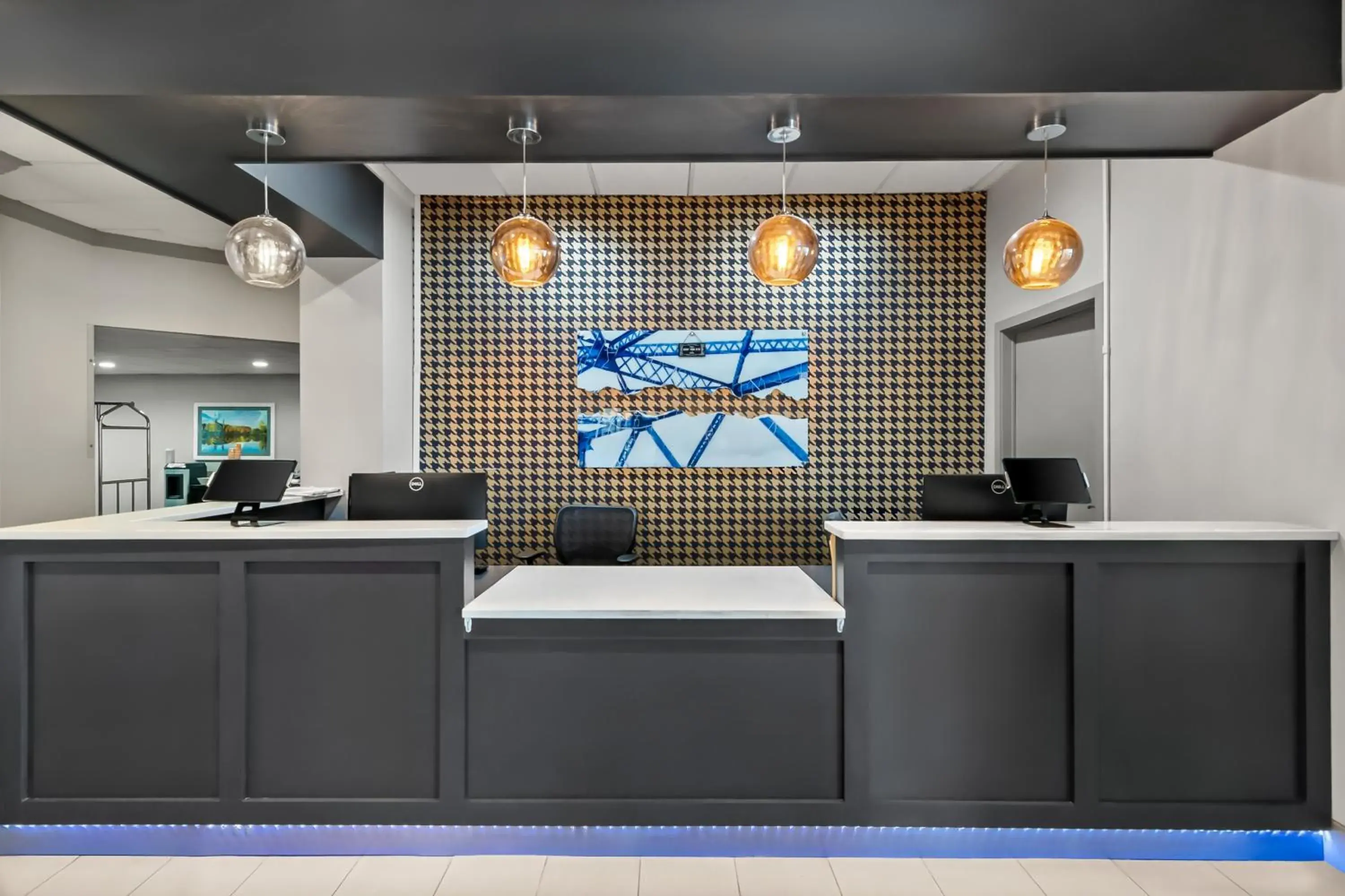 Lobby or reception in Clarion Inn North Haven - New Haven North Lobby or reception in Clarion Inn North Haven - New Haven North