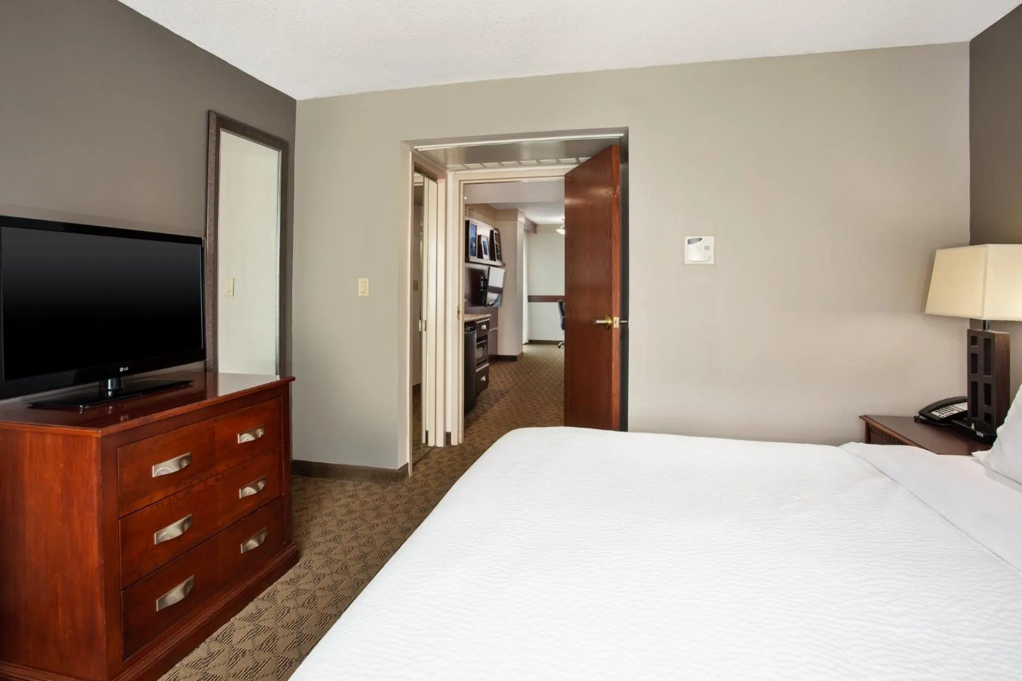 Photo of the whole room, Bed in Holiday Inn University Plaza-Bowling Green by IHG