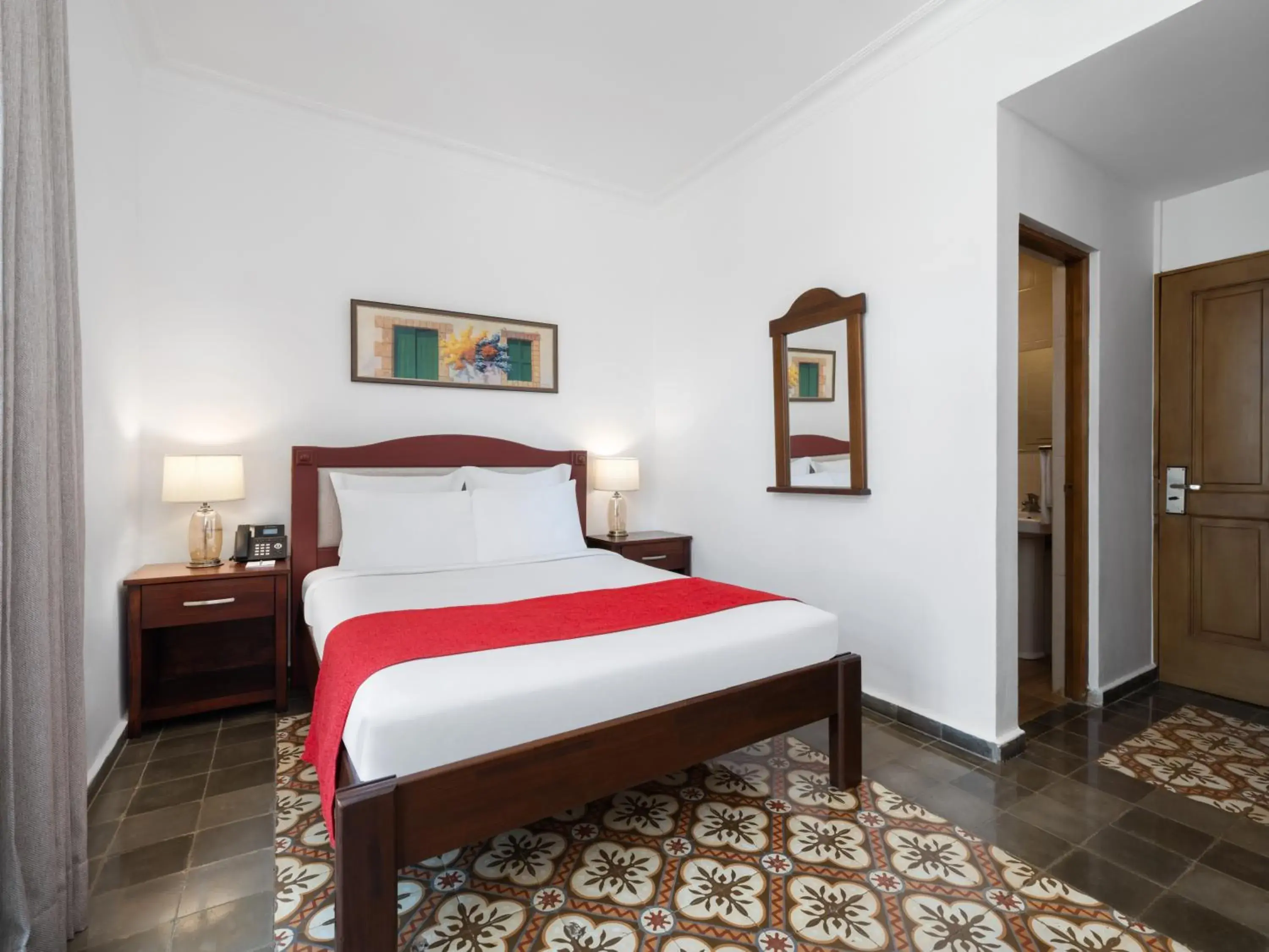 Queen Room - single occupancy - Non-Smoking in Gran Hotel Europa Santo Domingo Trademark Collection by Wyndham Queen Room - single occupancy - Non-Smoking in Gran Hotel Europa Santo Domingo Trademark Collection by Wyndham