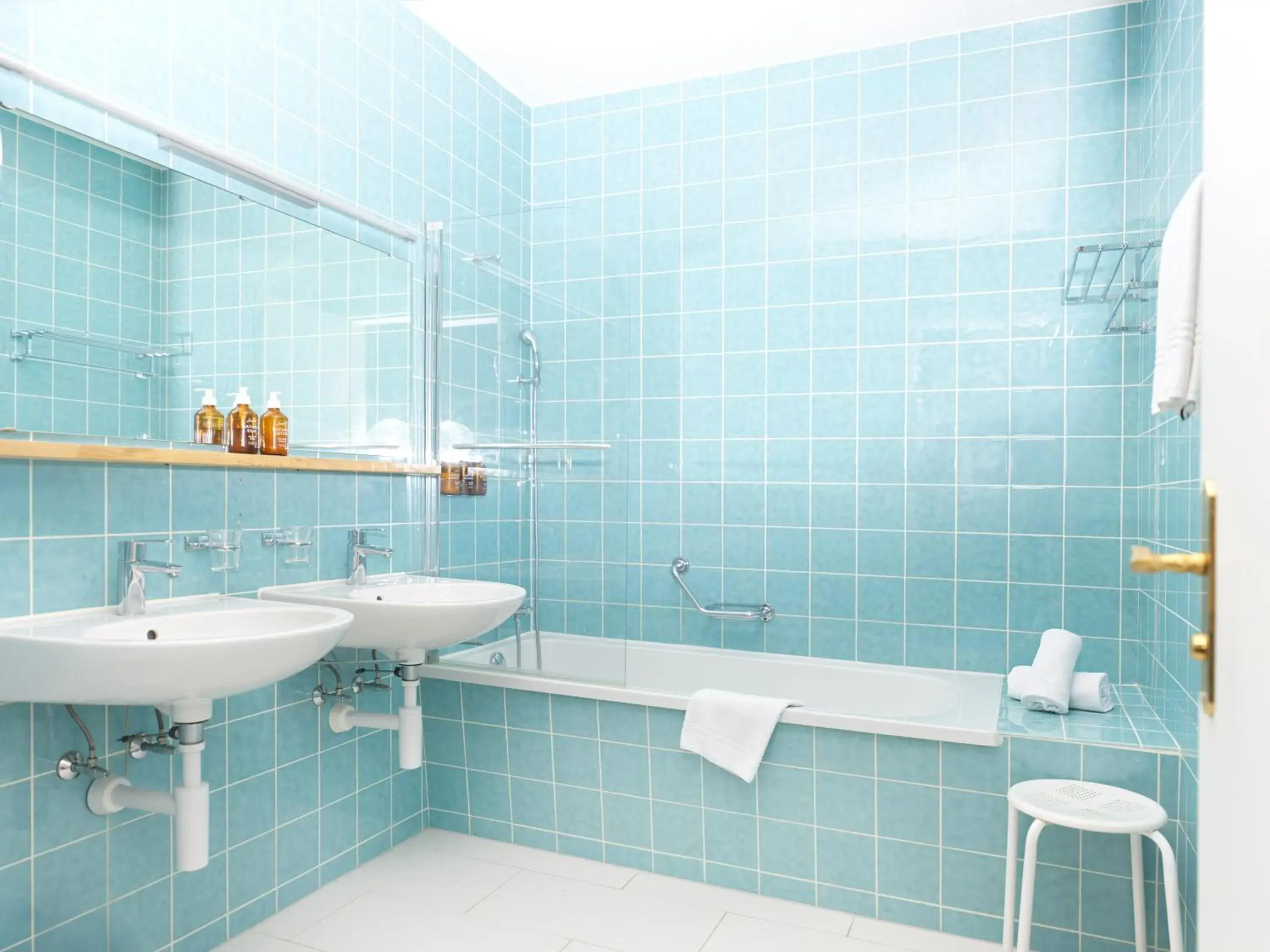 Bathroom in Beausite Park Hotel & Spa Bathroom in Beausite Park Hotel & Spa