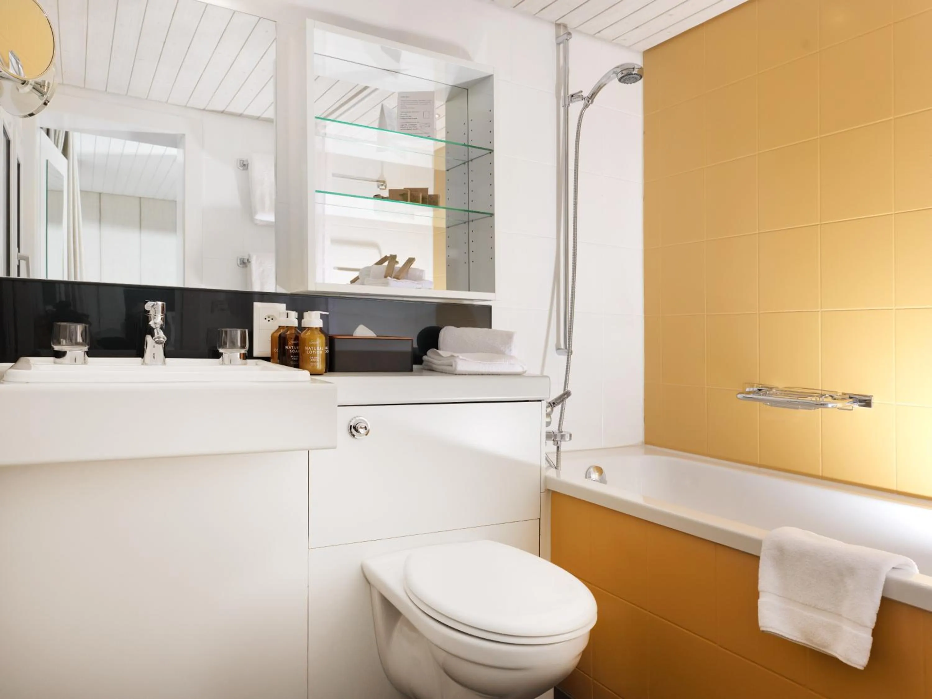 Bathroom in Beausite Park Hotel & Spa