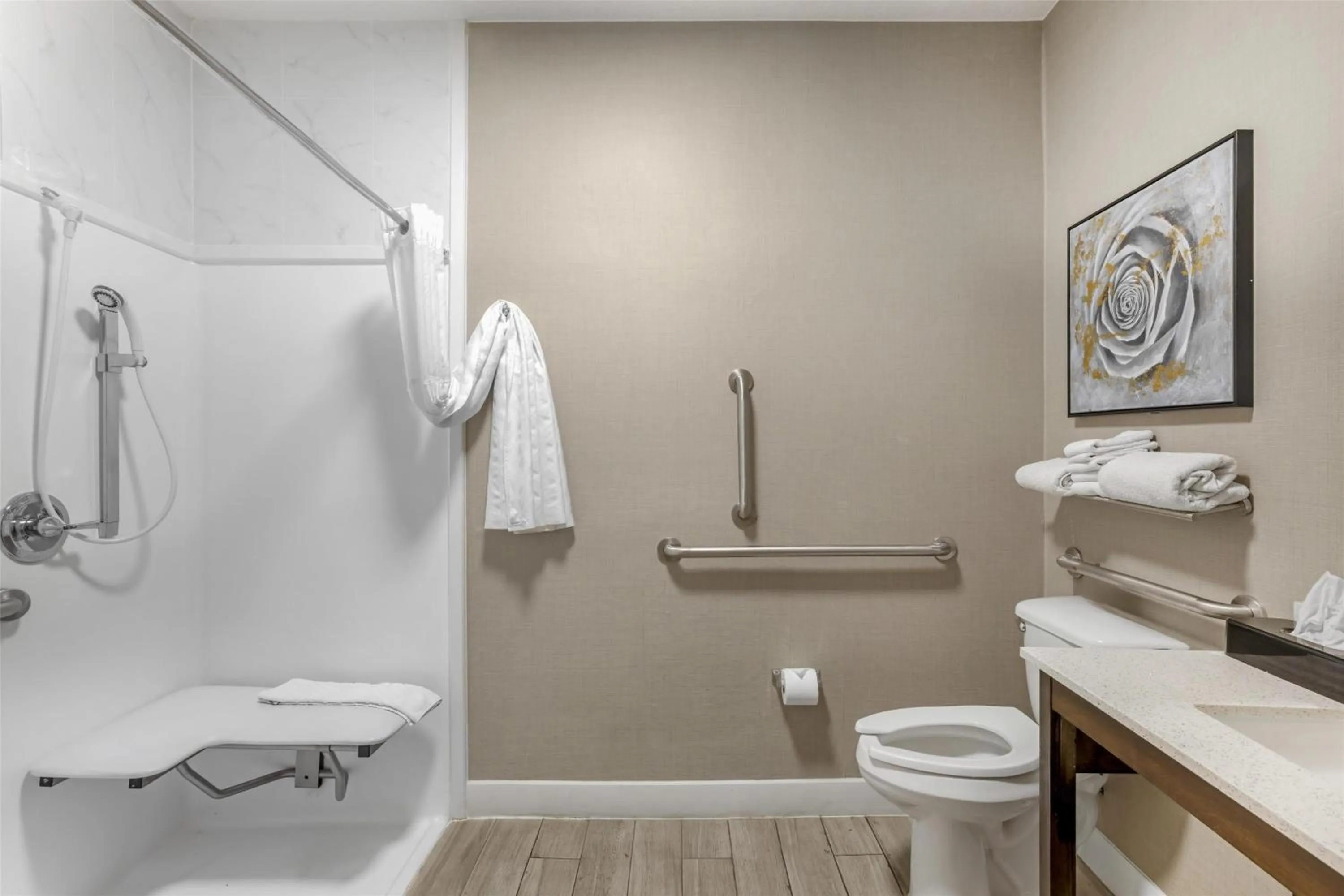 Bathroom in Best Western Independence Kansas City