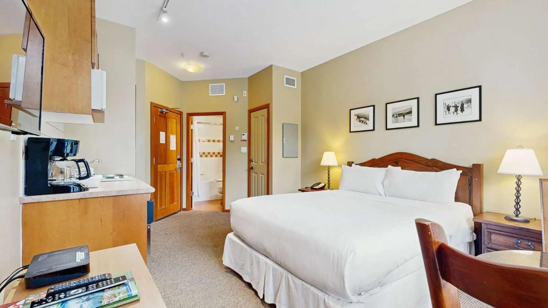 Bed in Cascade Lodge