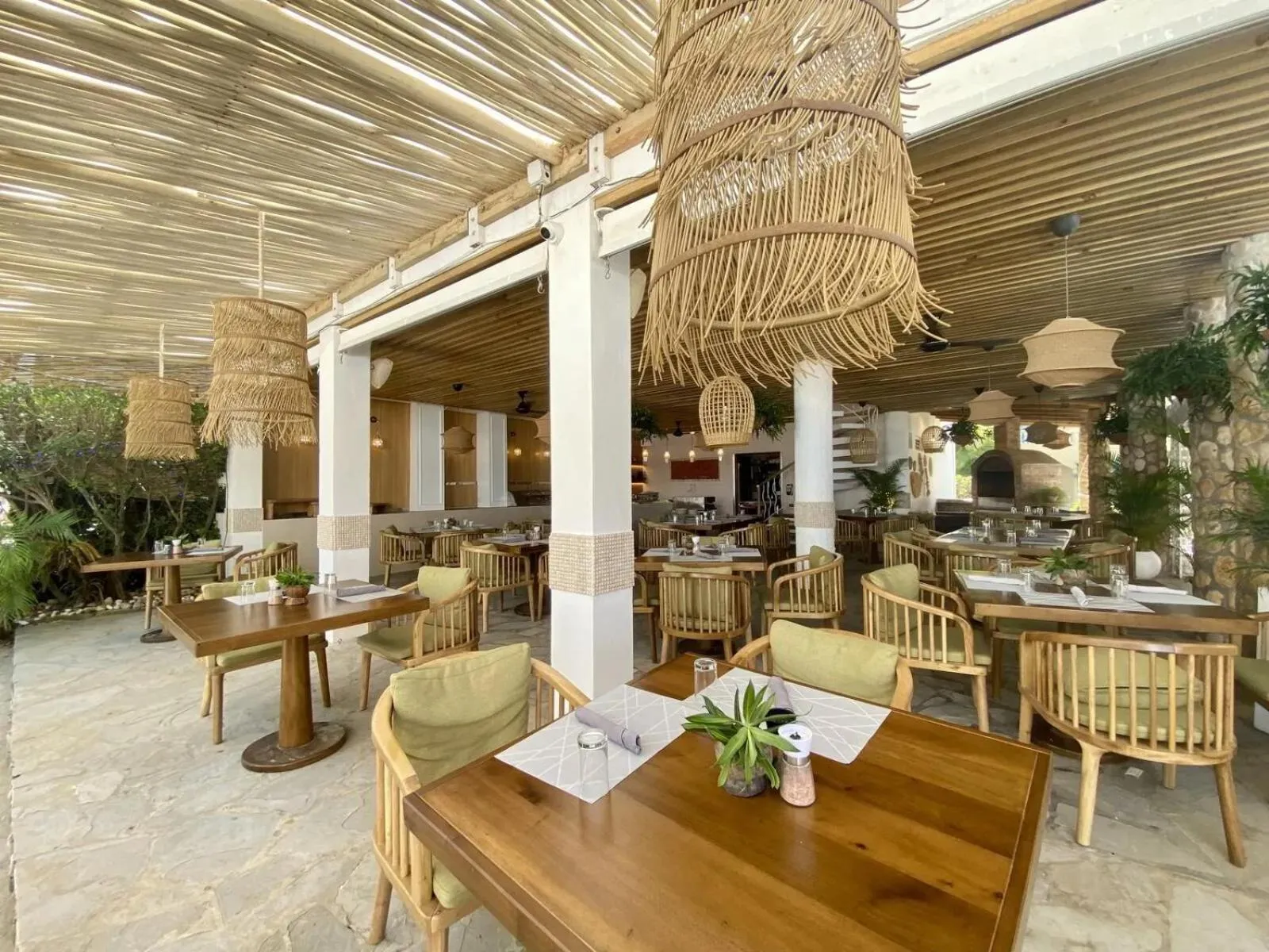 Restaurant/places to eat in Hotel Villa Taina