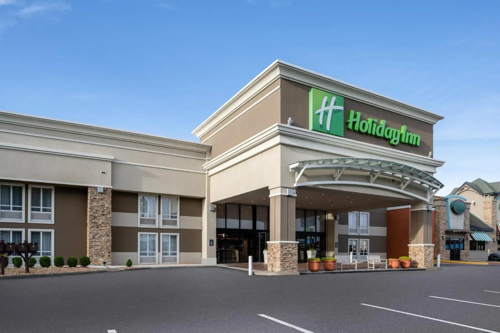 Property building in Holiday Inn Blytheville by IHG Property building in Holiday Inn Blytheville by IHG