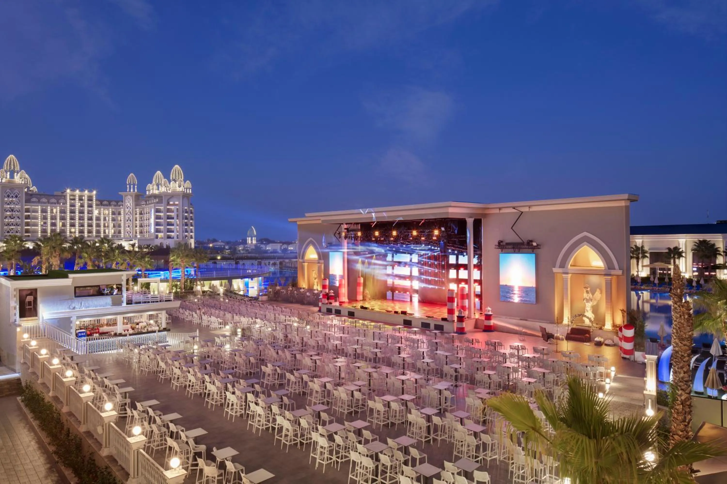 Evening entertainment in Granada Luxury Belek - Family Kids Concept