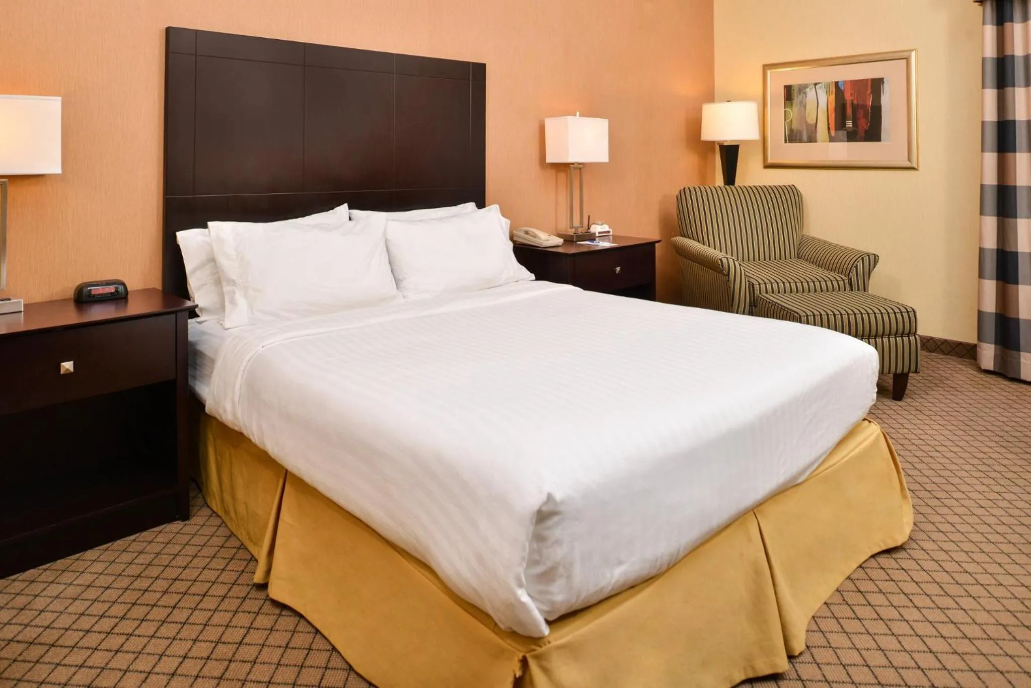 Photo of the whole room, Bed in Holiday Inn Express Lewisburg - New Columbia by IHG