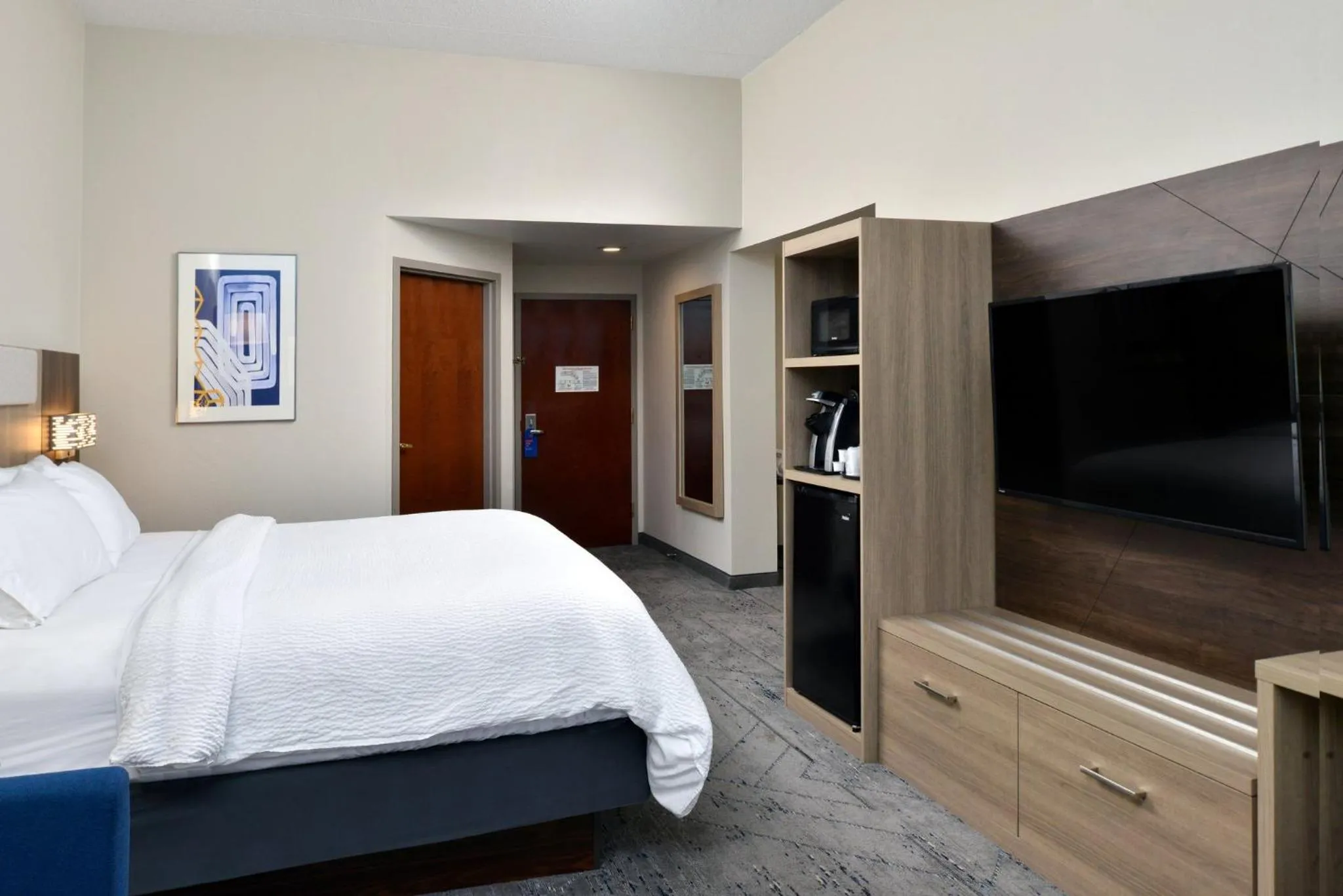 Photo of the whole room, Bed in Holiday Inn Express Lewisburg - New Columbia by IHG