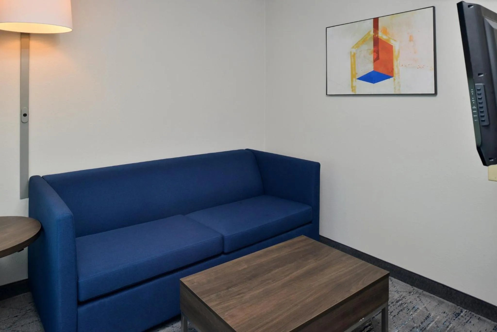 Photo of the whole room in Holiday Inn Express Lewisburg - New Columbia by IHG