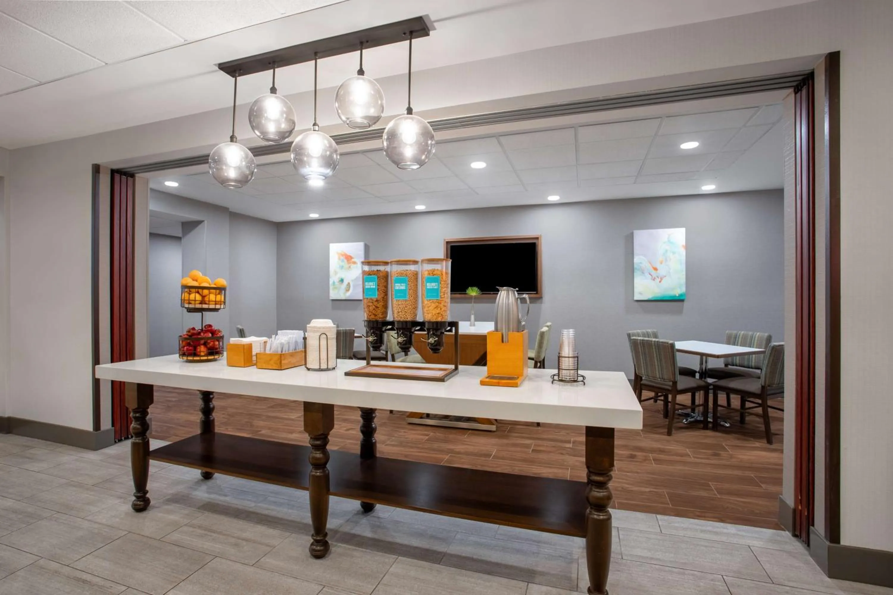 Breakfast in Hampton Inn Iowa City/Coralville