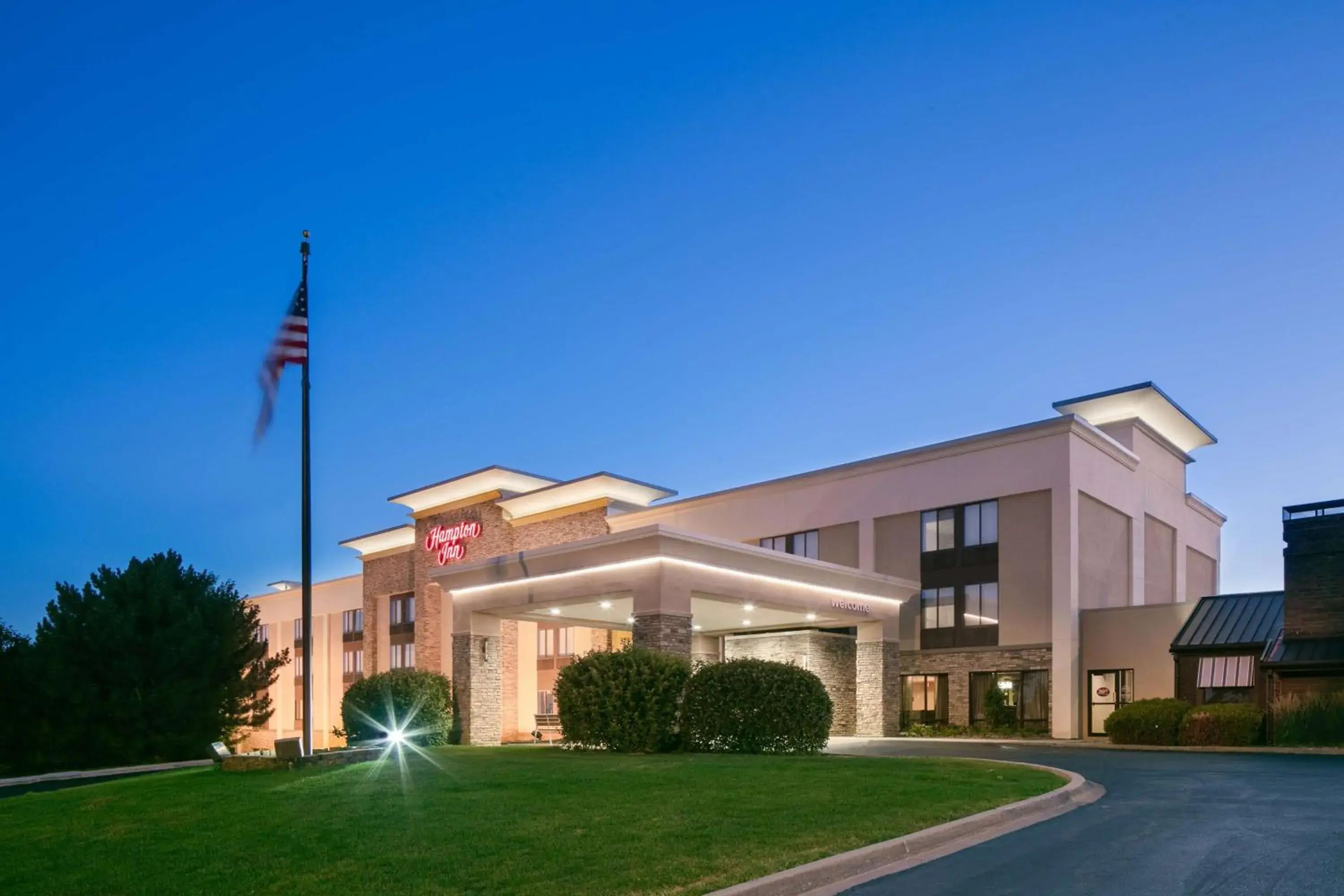 Property building in Hampton Inn Iowa City/Coralville Property building in Hampton Inn Iowa City/Coralville