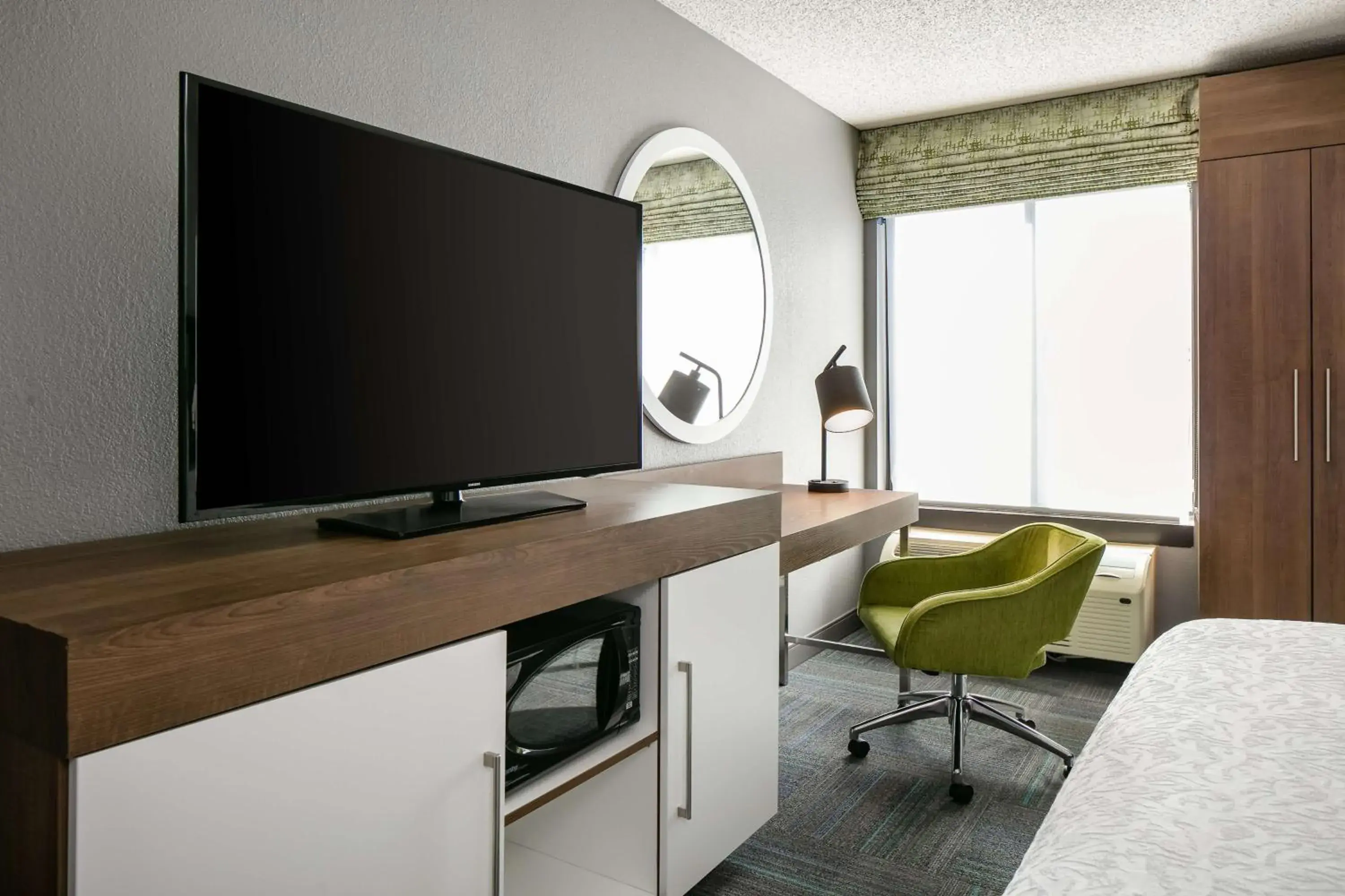 Bedroom, Bed in Hampton Inn Iowa City/Coralville Bedroom, Bed in Hampton Inn Iowa City/Coralville