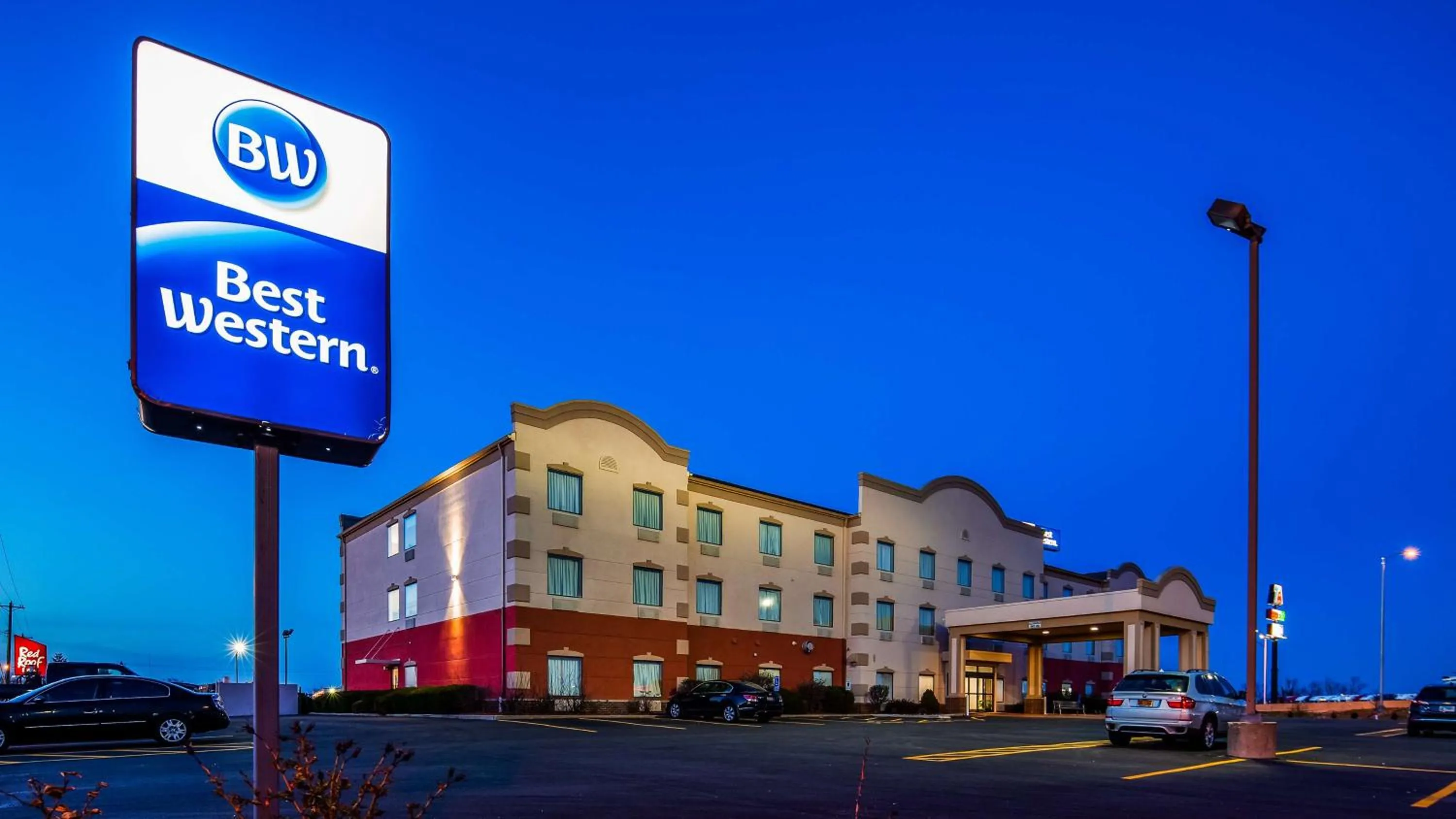 Property building in Best Western Troy Hotel