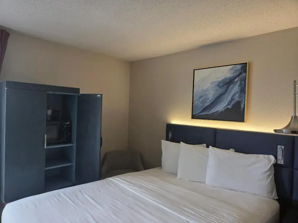 Guests, Bed in Hamilton Inn Birmingham-Bessemer Guests, Bed in Hamilton Inn Birmingham-Bessemer