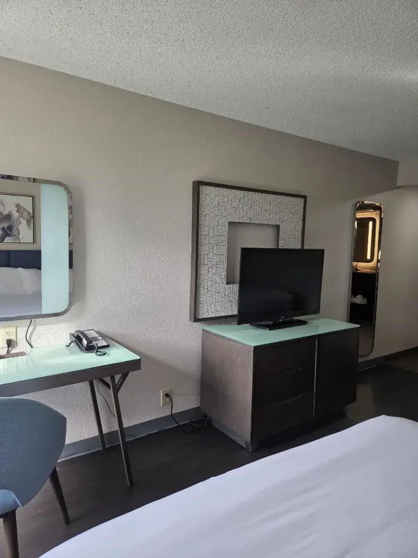 Guests, Bed in Hamilton Inn Birmingham-Bessemer Guests, Bed in Hamilton Inn Birmingham-Bessemer