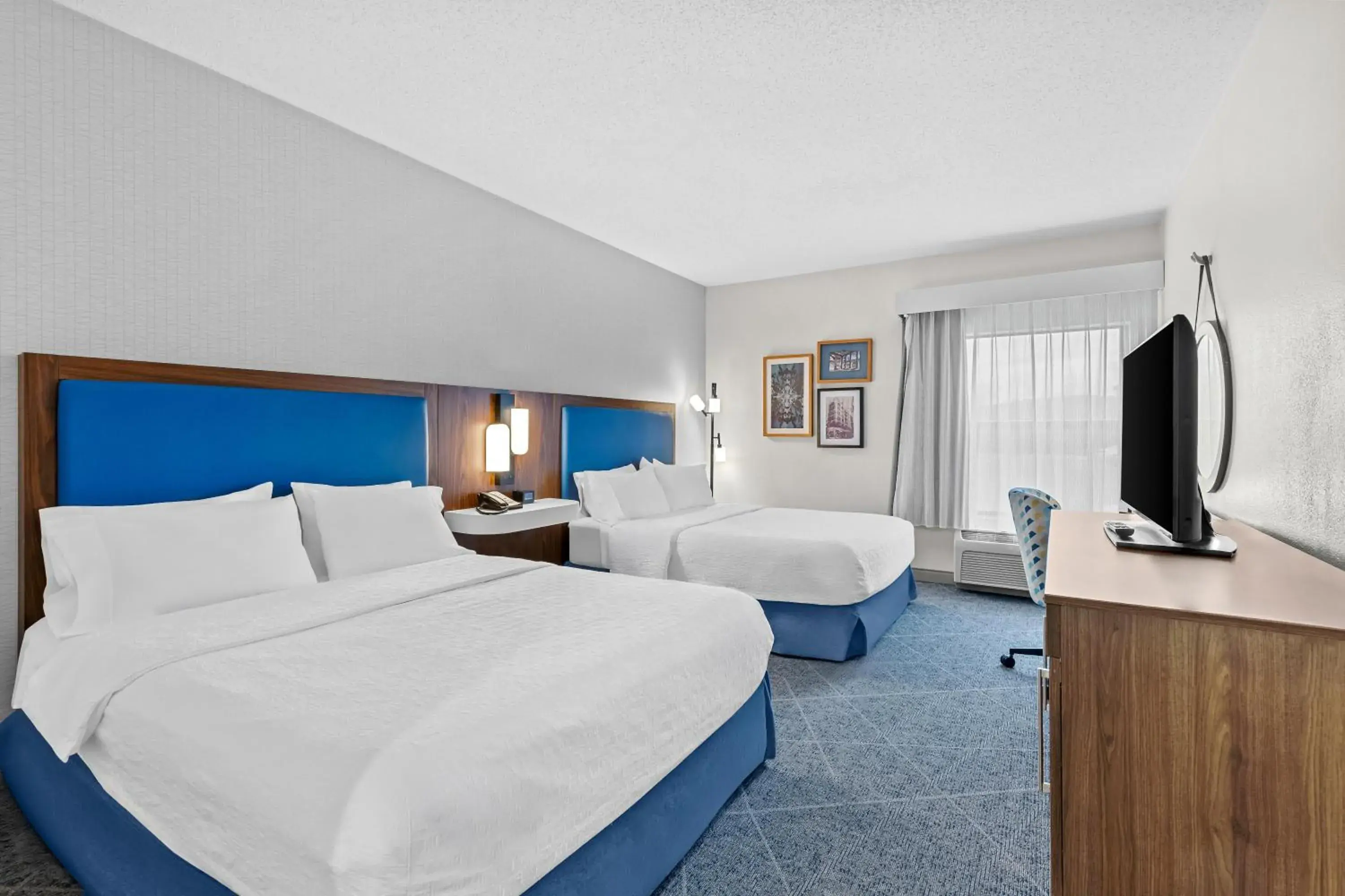 Bed in Hampton Inn Akron-Fairlawn Bed in Hampton Inn Akron-Fairlawn