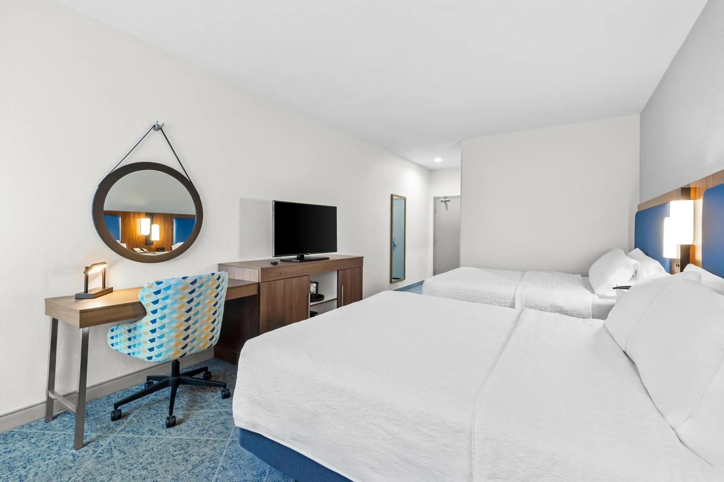 Bedroom, Bed in Hampton Inn Akron-Fairlawn