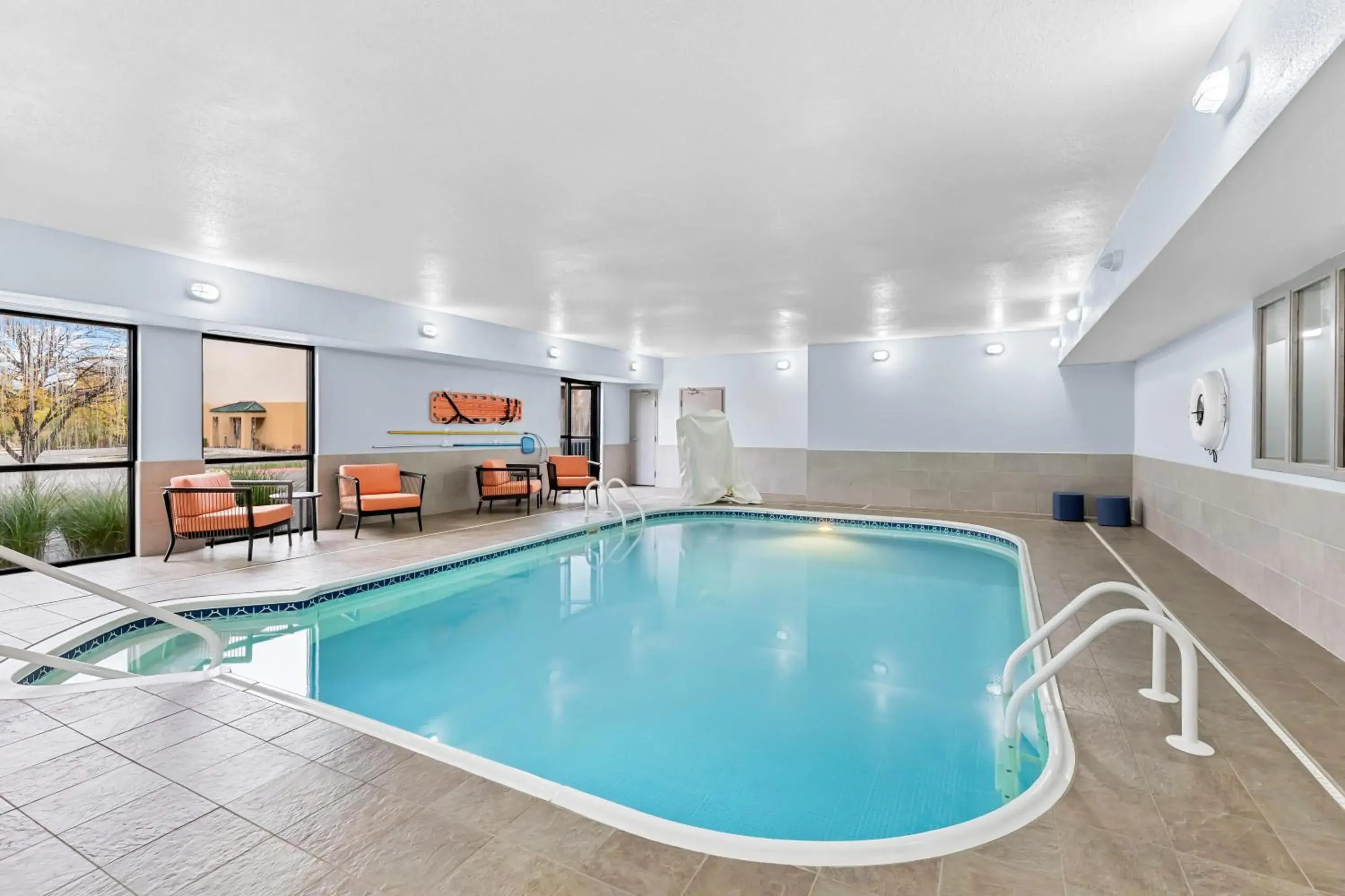 Pool view in Hampton Inn Akron-Fairlawn Pool view in Hampton Inn Akron-Fairlawn