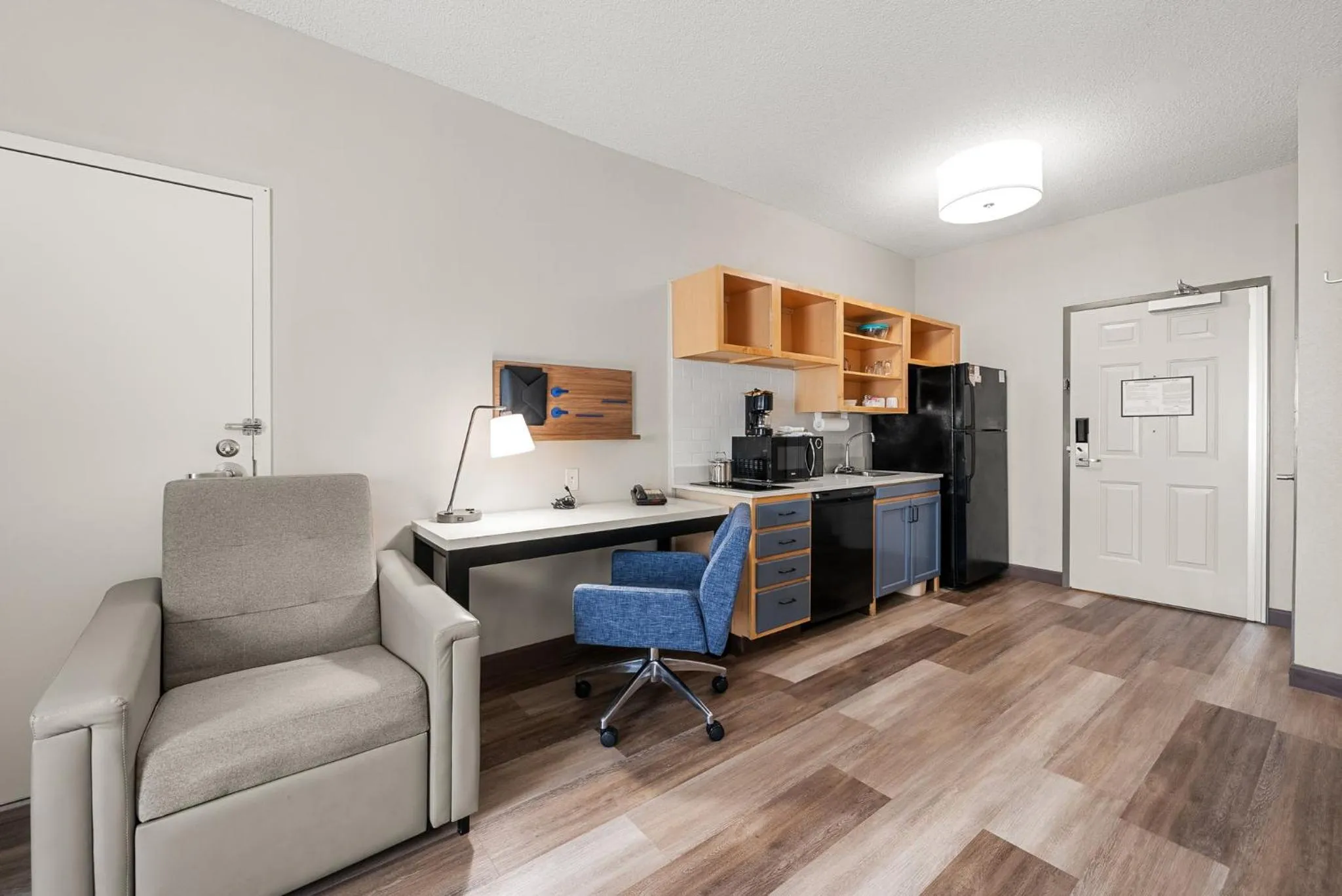 Photo of the whole room in Candlewood Suites Bordentown-Trenton by IHG