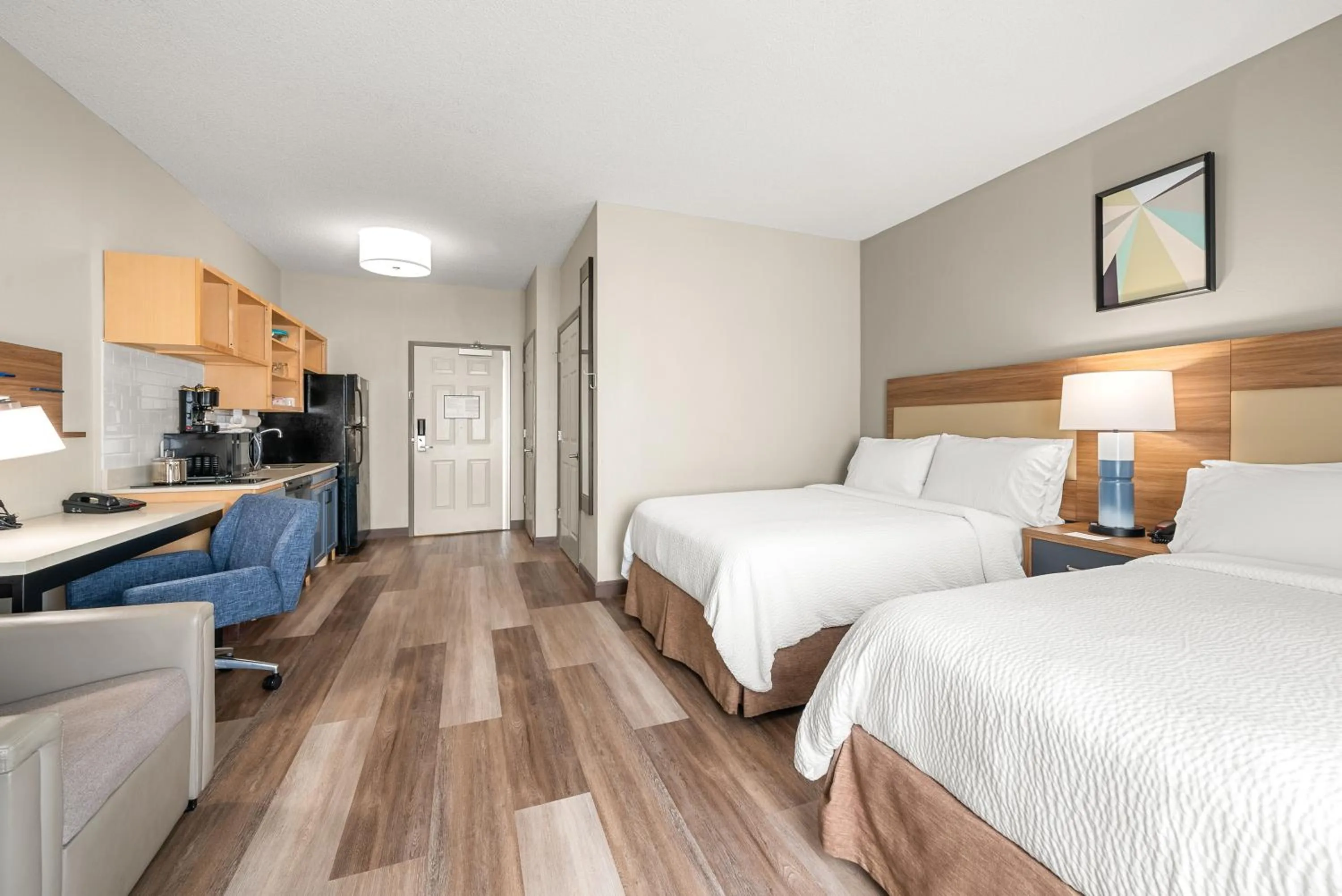 Bedroom, Bed in Candlewood Suites Bordentown-Trenton by IHG