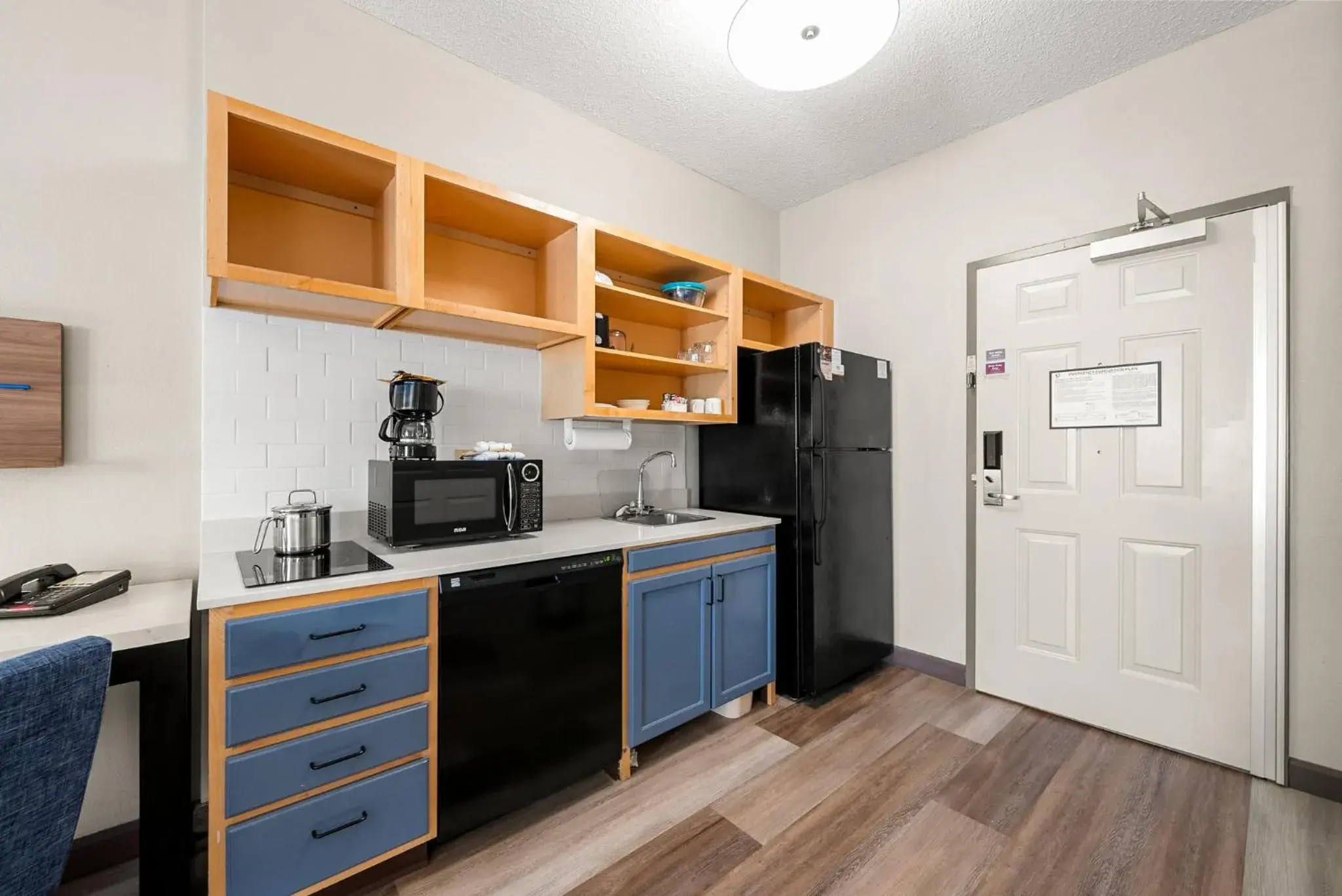 King Studio Suite with Disability Access-Non Smoking in Candlewood Suites Bordentown-Trenton by IHG King Studio Suite with Disability Access-Non Smoking in Candlewood Suites Bordentown-Trenton by IHG