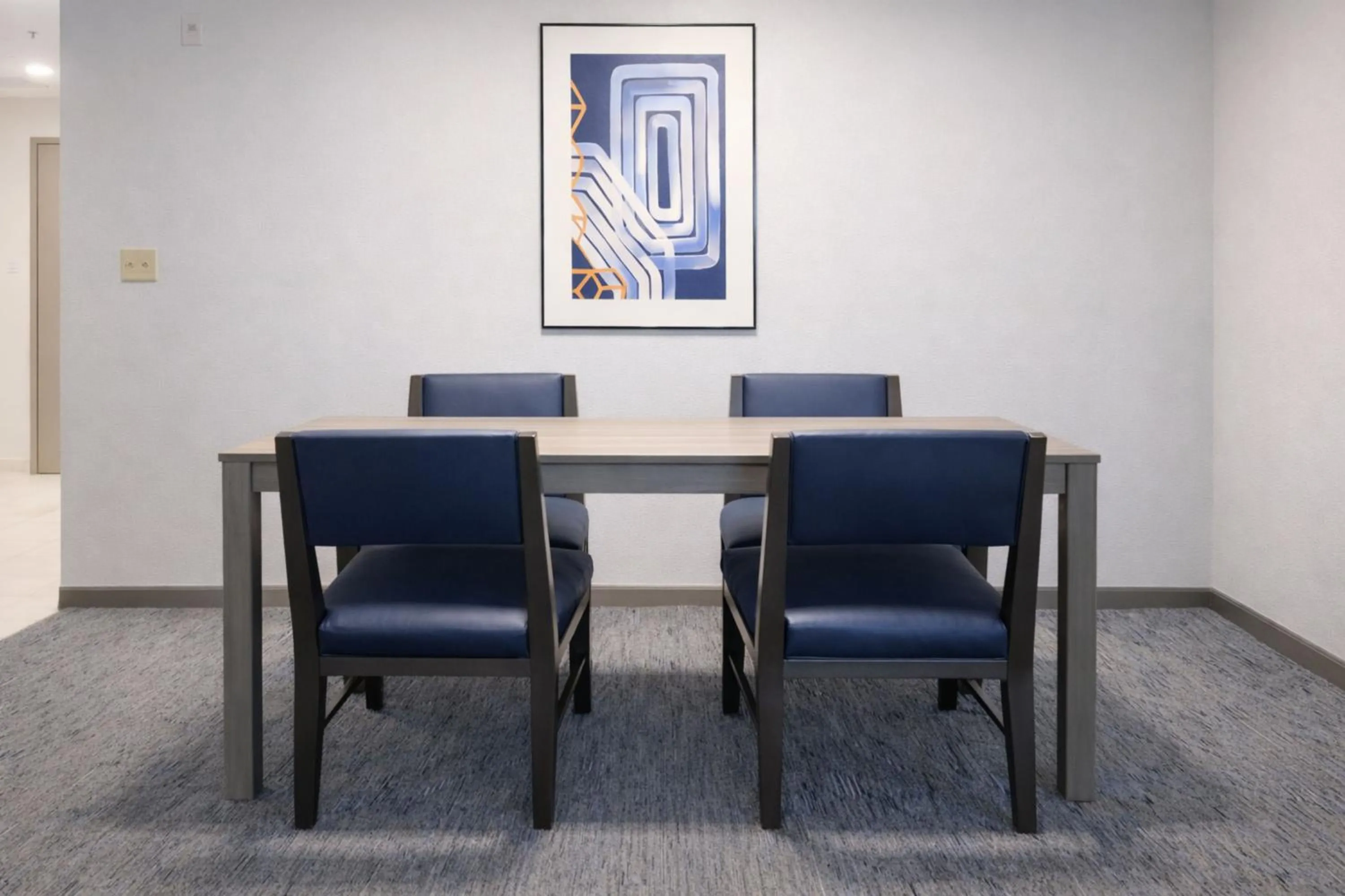 Photo of the whole room in Holiday Inn Express Hotel & Suites St. Paul - Woodbury by IHG