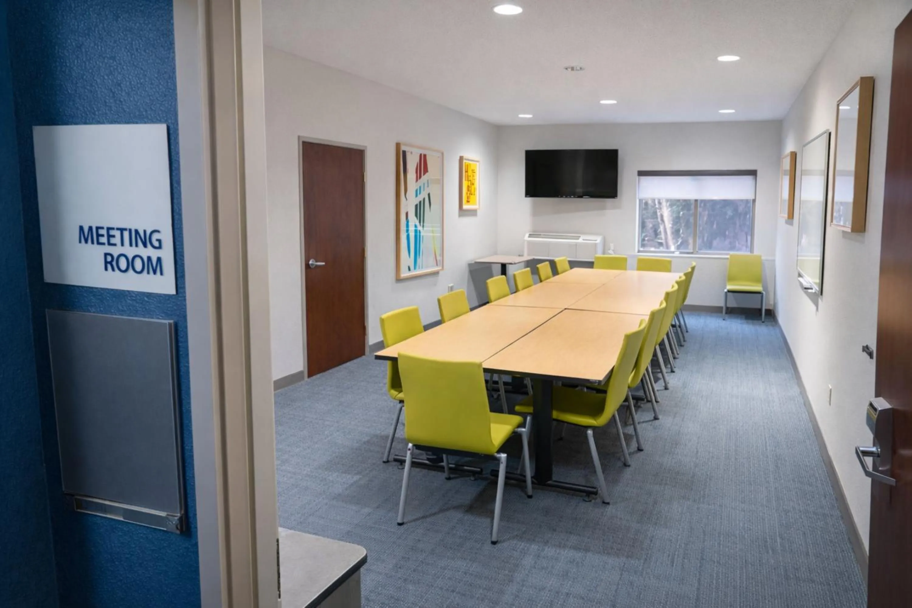 Meeting/conference room in Holiday Inn Express Hotel & Suites St. Paul - Woodbury by IHG