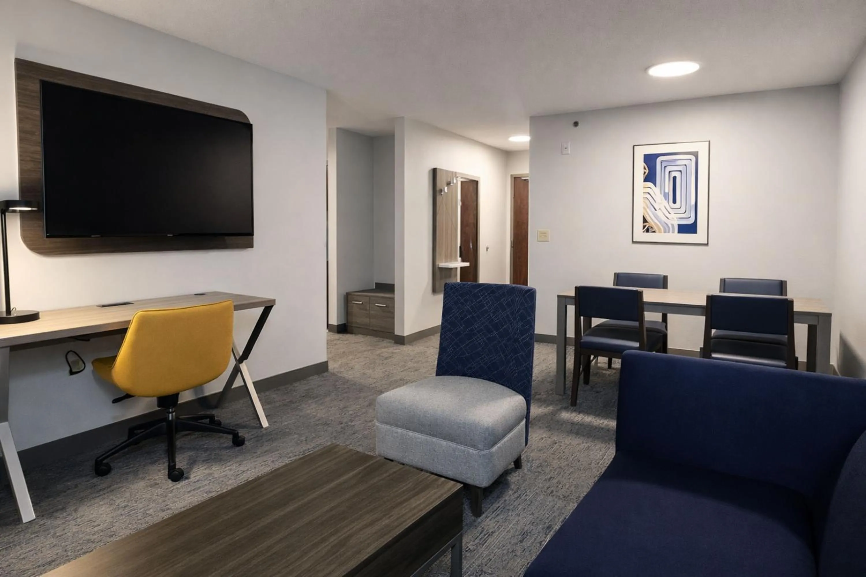 Photo of the whole room in Holiday Inn Express Hotel & Suites St. Paul - Woodbury by IHG