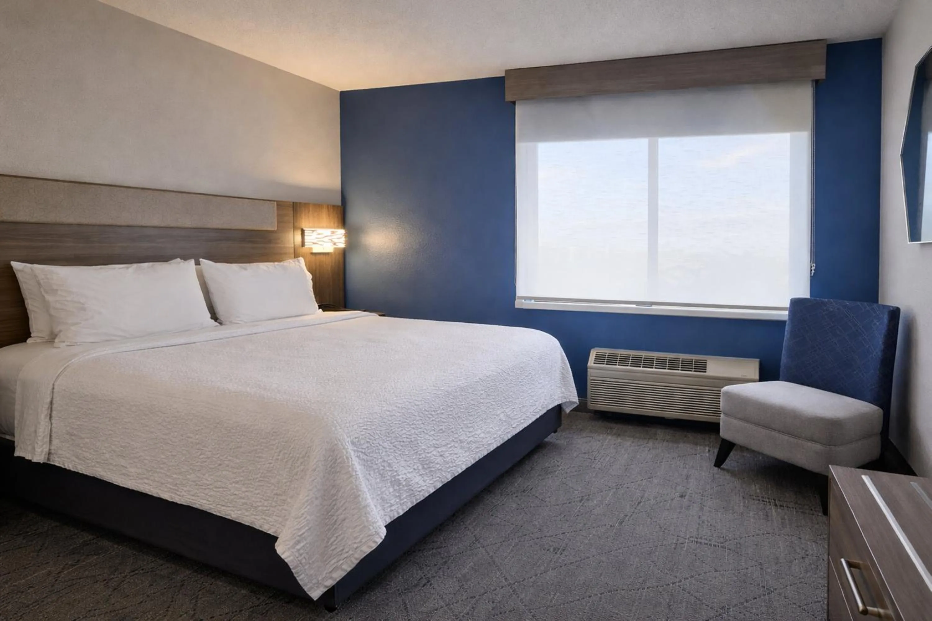 Bedroom, Bed in Holiday Inn Express Hotel & Suites St. Paul - Woodbury by IHG