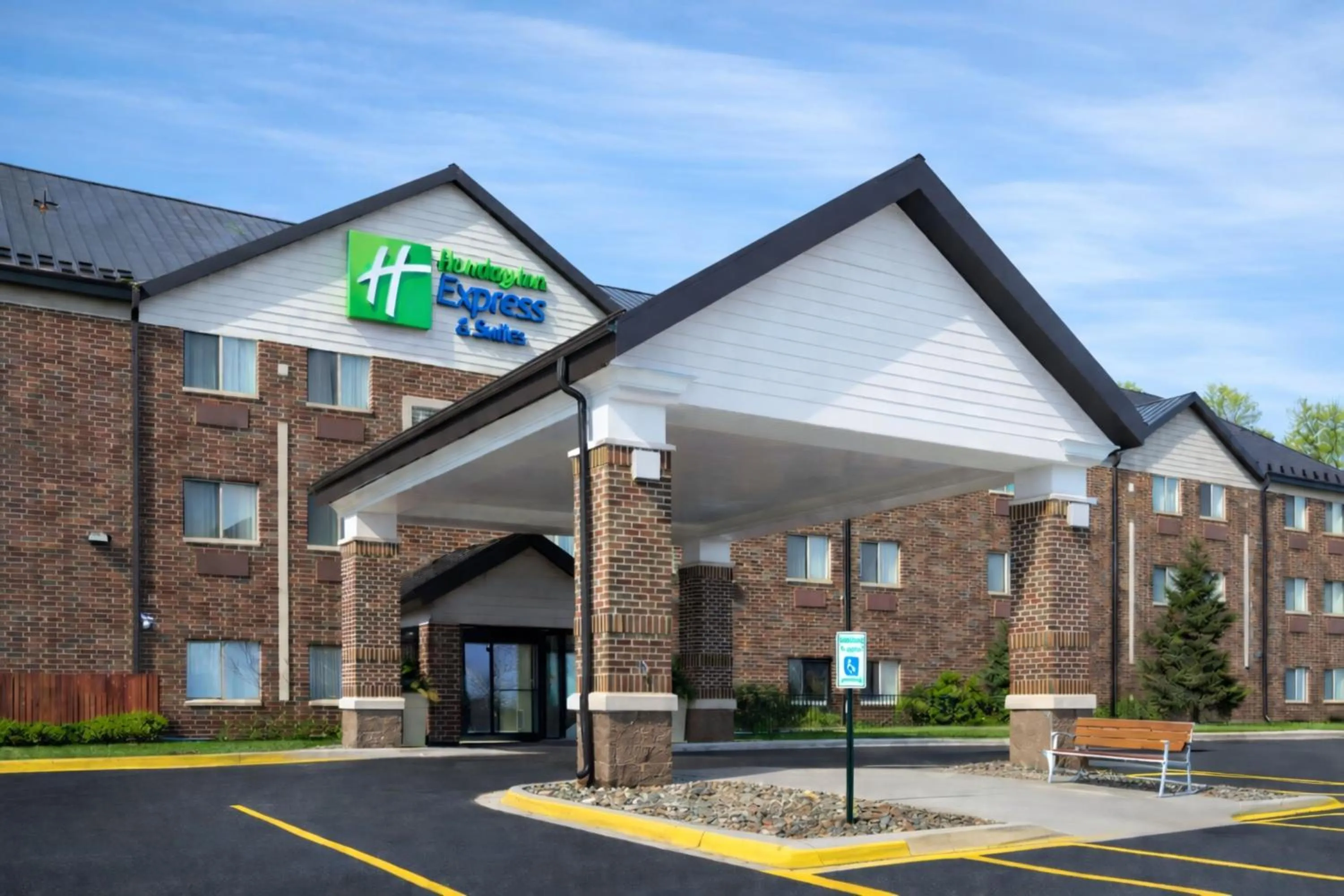 Property building in Holiday Inn Express Hotel & Suites St. Paul - Woodbury by IHG