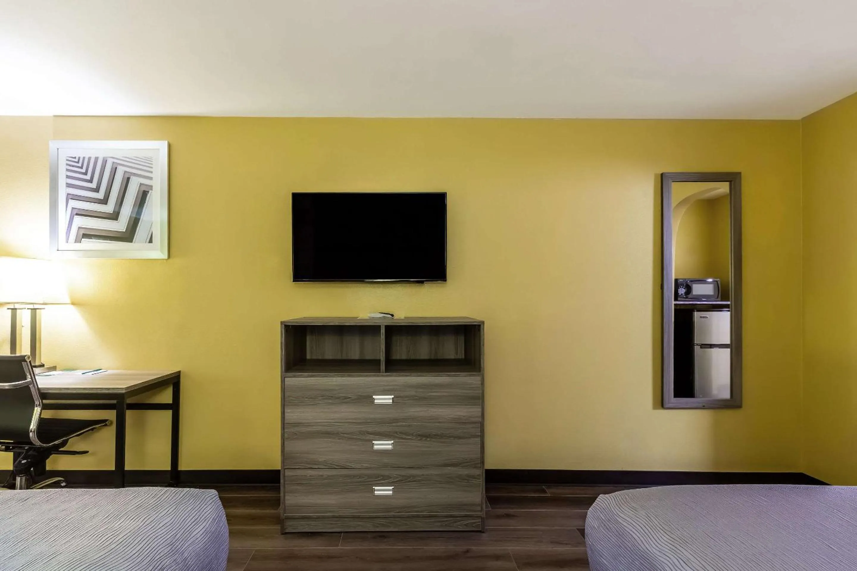 Bedroom, Bed in Quality Inn Bay City TX