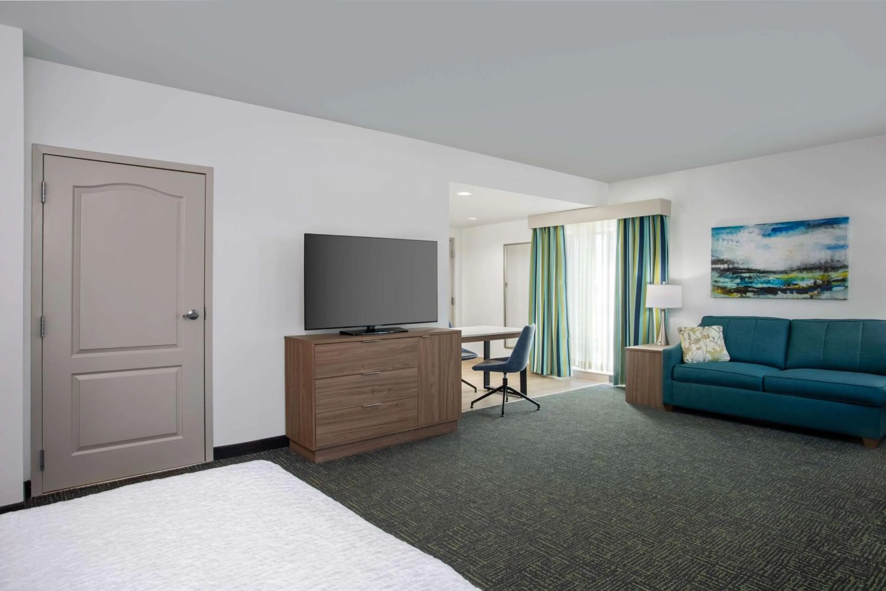 Living room, Bed in Homewood Suites by Hilton Davidson