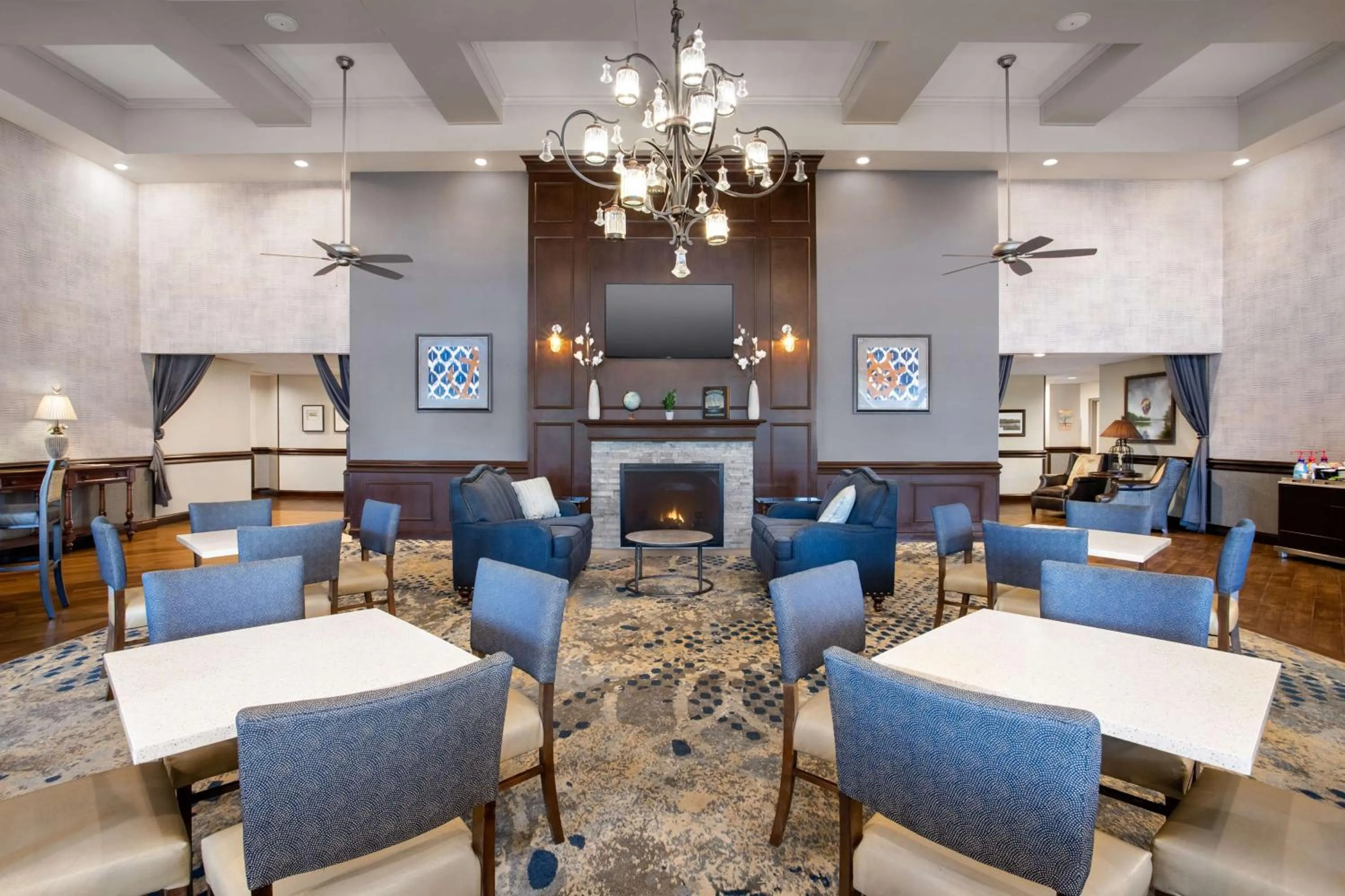 Dining area in Homewood Suites by Hilton Davidson